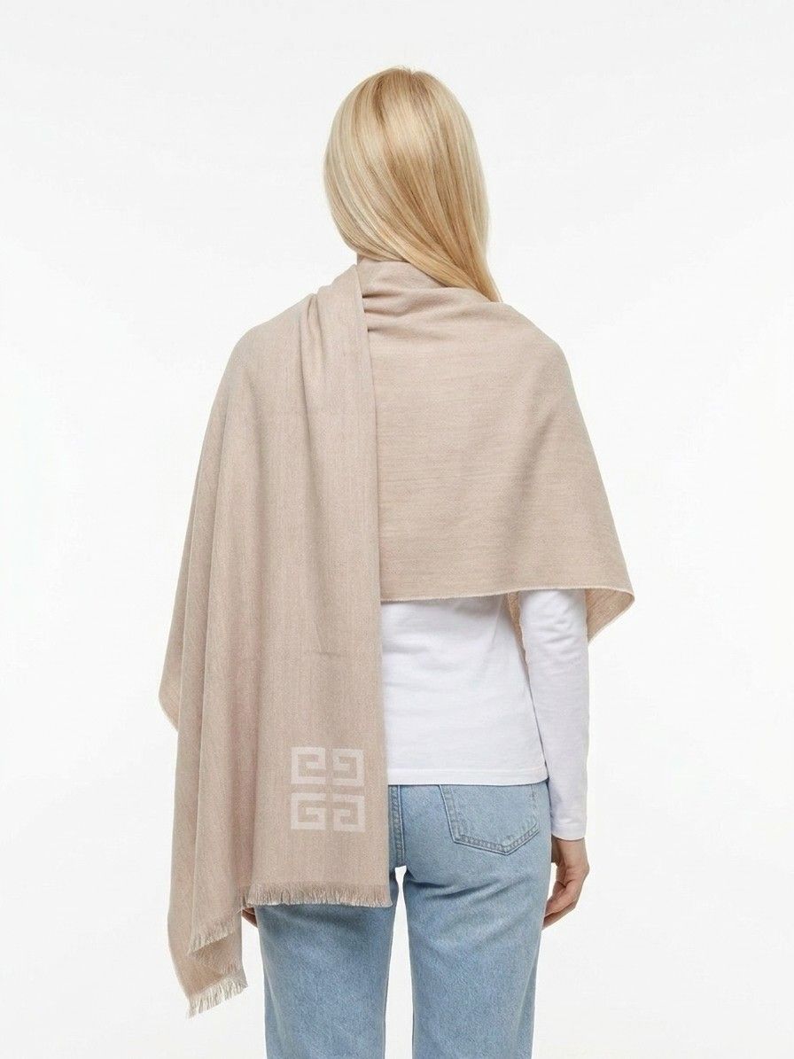 Givenchy Beige Wool Women's Scarf - Givenchy - Modalova