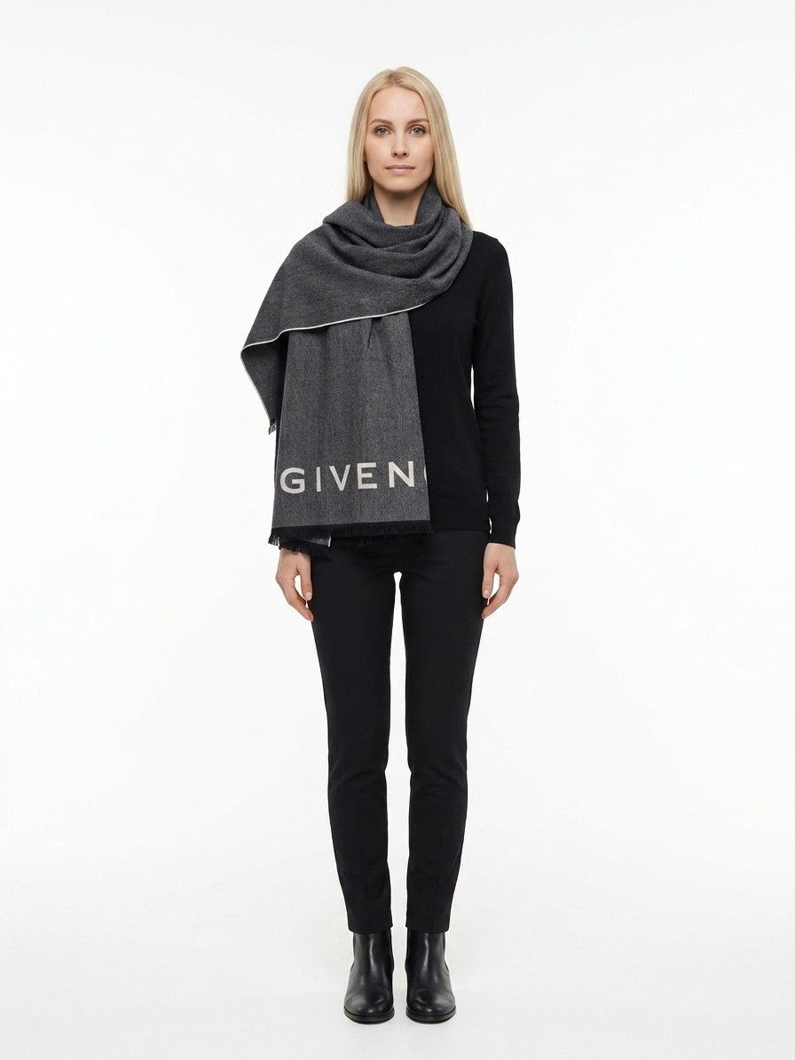 Givenchy Gray Wool Women's Scarf - Givenchy - Modalova