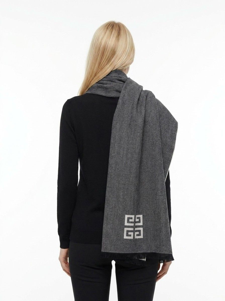 Givenchy Gray Wool Women's Scarf - Givenchy - Modalova