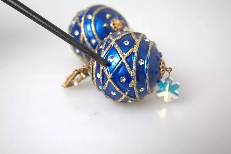 Brass Blue Dangle Christmas Ball Crystal Clip On Women's Earrings (Pre-Owned) - Dolce & Gabbana - Modalova