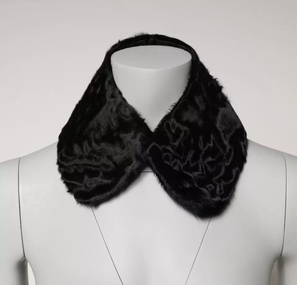 Lamb Fur Collar Women Neck Wrap Women's Scarf - Dolce & Gabbana - Modalova