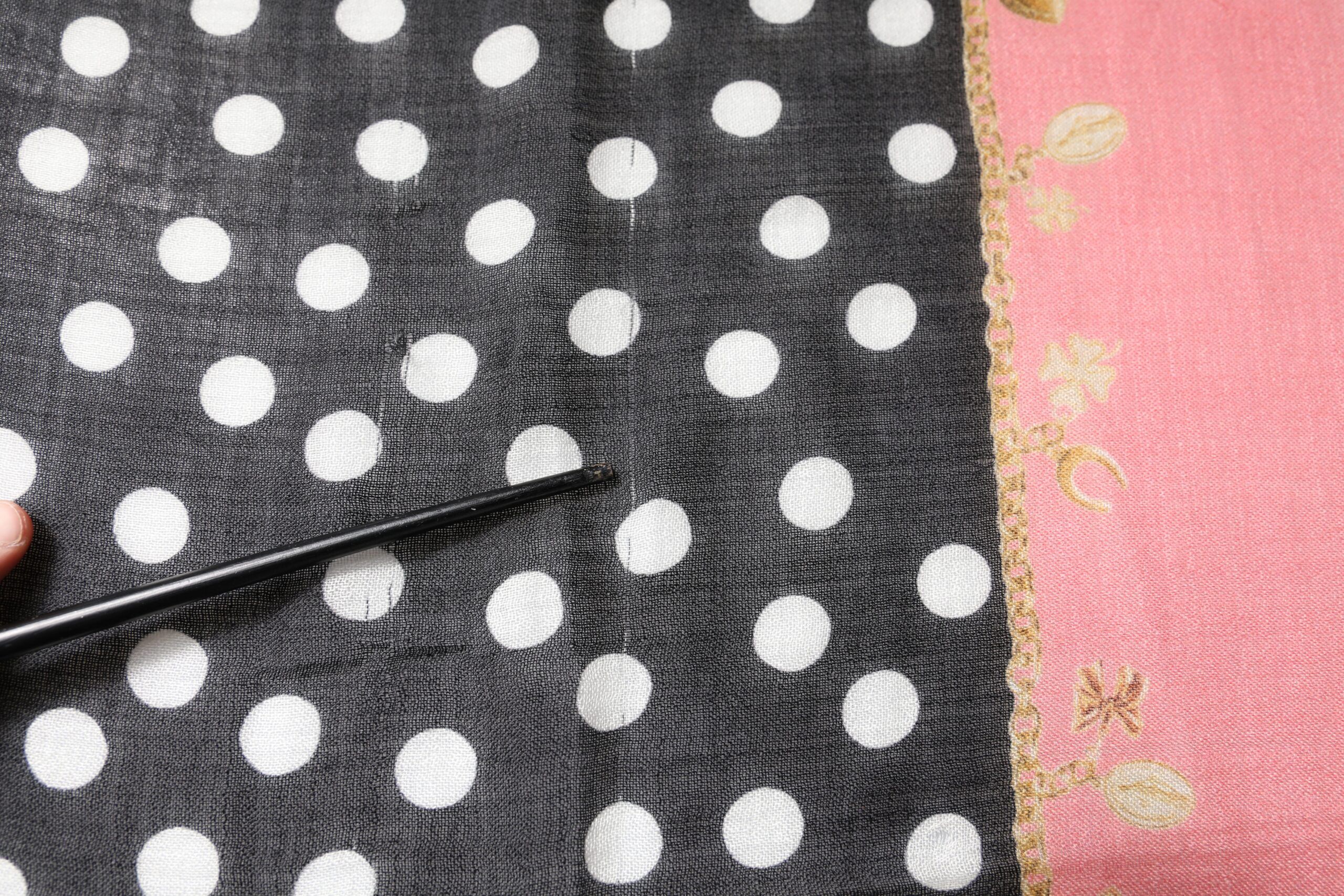 Black White Polka Dots Fringes Wrap Women's Scarf (Pre-Owned) - Dolce & Gabbana - Modalova