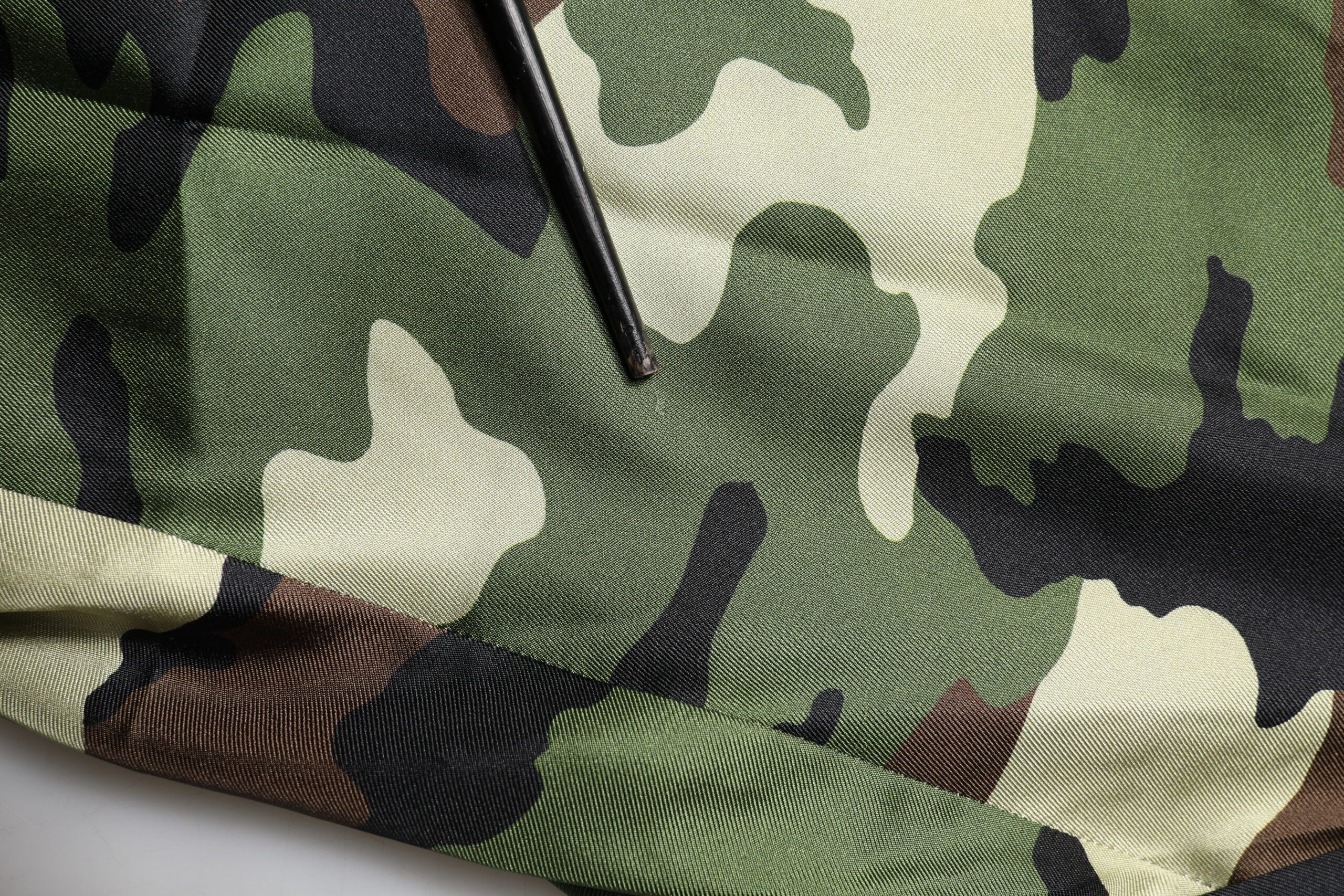 Camouflage Silk Mid Waist Bermuda Men's Shorts (Pre-Owned) - Dolce & Gabbana - Modalova