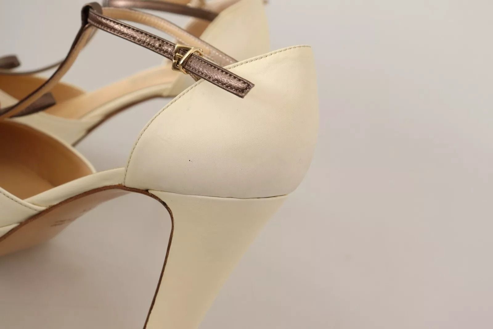 Leather T-Strap Heels Sandals Women's Shoes (Pre-Owned) - SERGIO LEVANTESI - Modalova