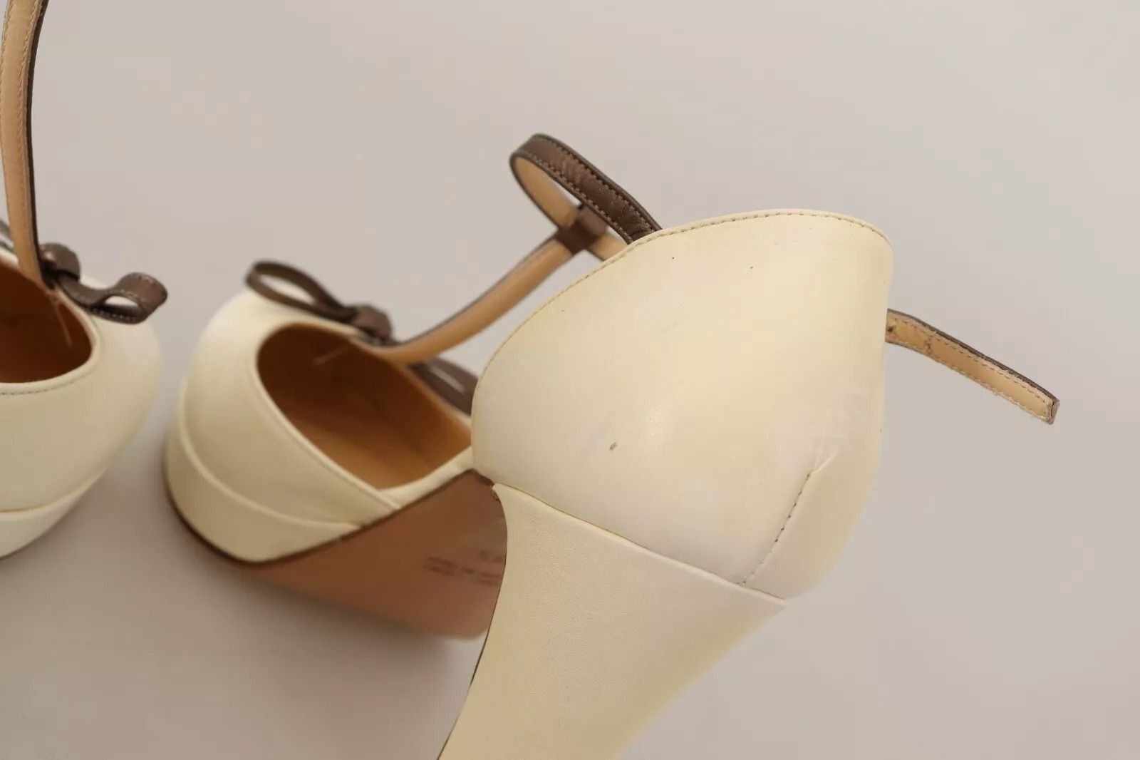 Leather T-Strap Heels Sandals Women's Shoes (Pre-Owned) - SERGIO LEVANTESI - Modalova