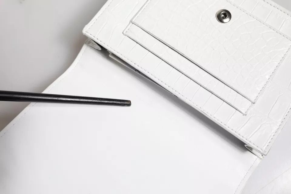 White Blue Leather Bifold Crossbody Sling Women's Wallet (Pre-Owned) - Dolce & Gabbana - Modalova