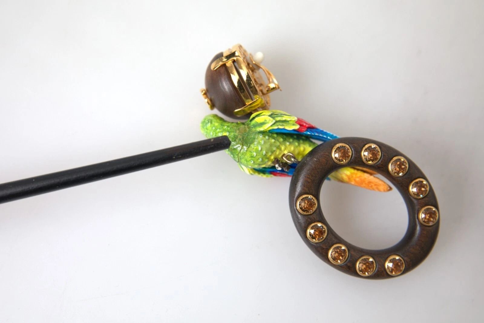 Parrot Wood Brass Crystal Embellished Women's Earrings (Pre-Owned) - Dolce & Gabbana - Modalova