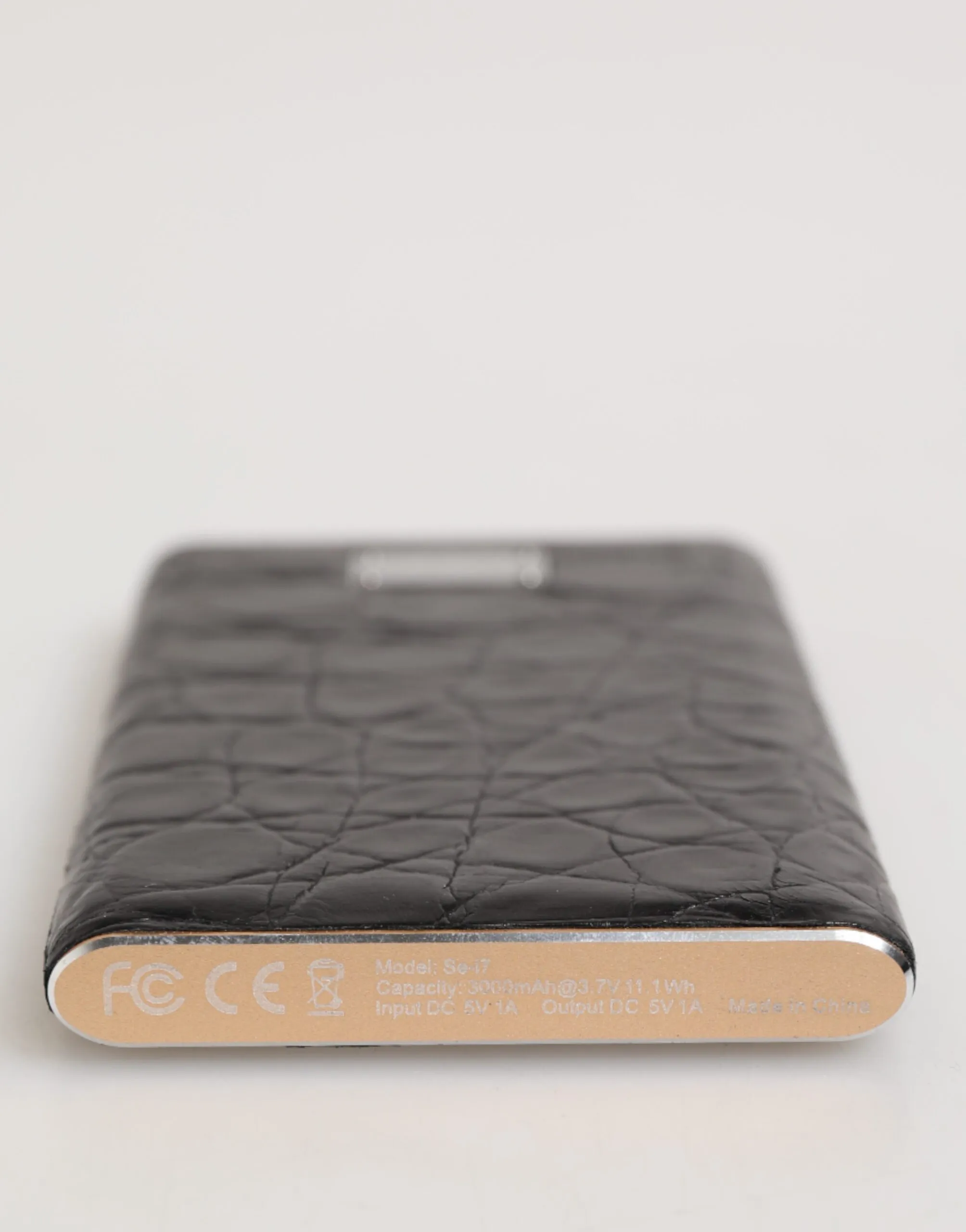 Leather Embossed Skin 3000mAh Power Bank Charger Men's USB (Pre-Owned) - Dolce & Gabbana - Modalova