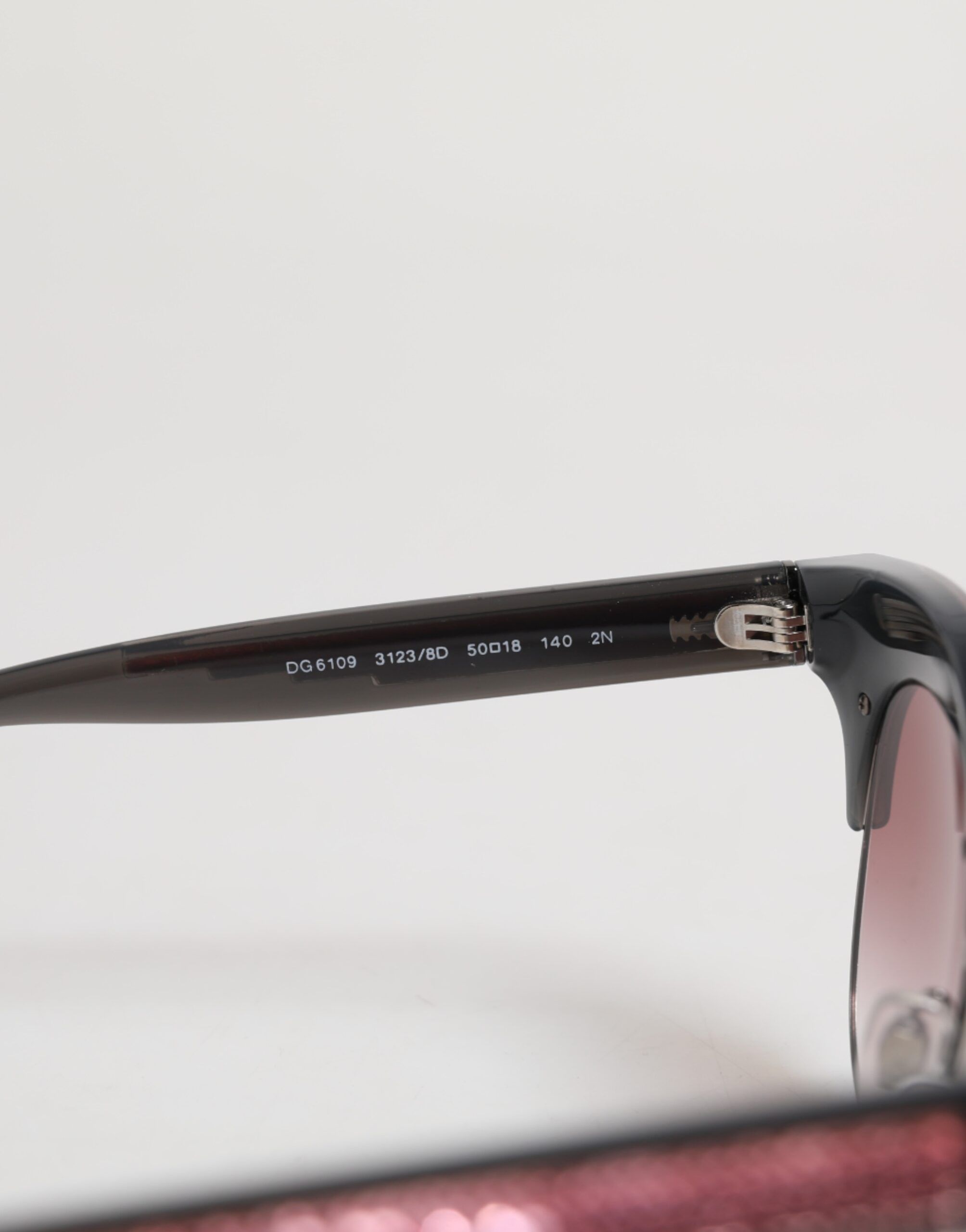 Black Mirrored Cat Eye DG6109 Sequined Women's Sunglasses (Pre-Owned) - Dolce & Gabbana - Modalova