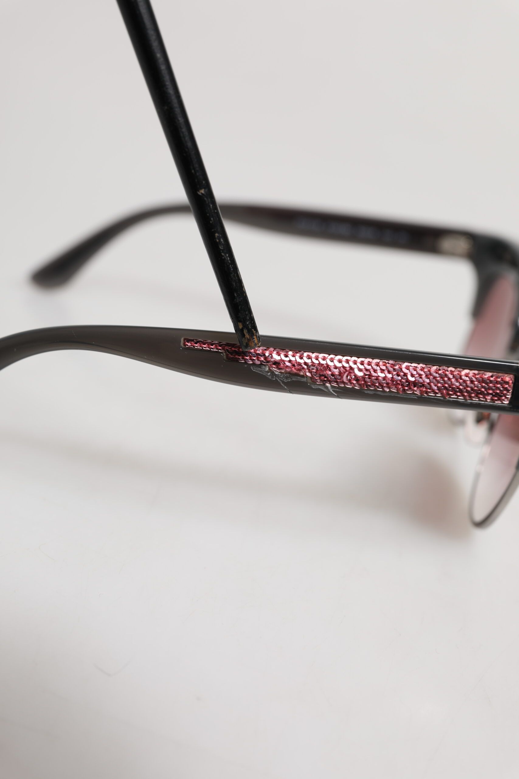Black Mirrored Cat Eye DG6109 Sequined Women's Sunglasses (Pre-Owned) - Dolce & Gabbana - Modalova