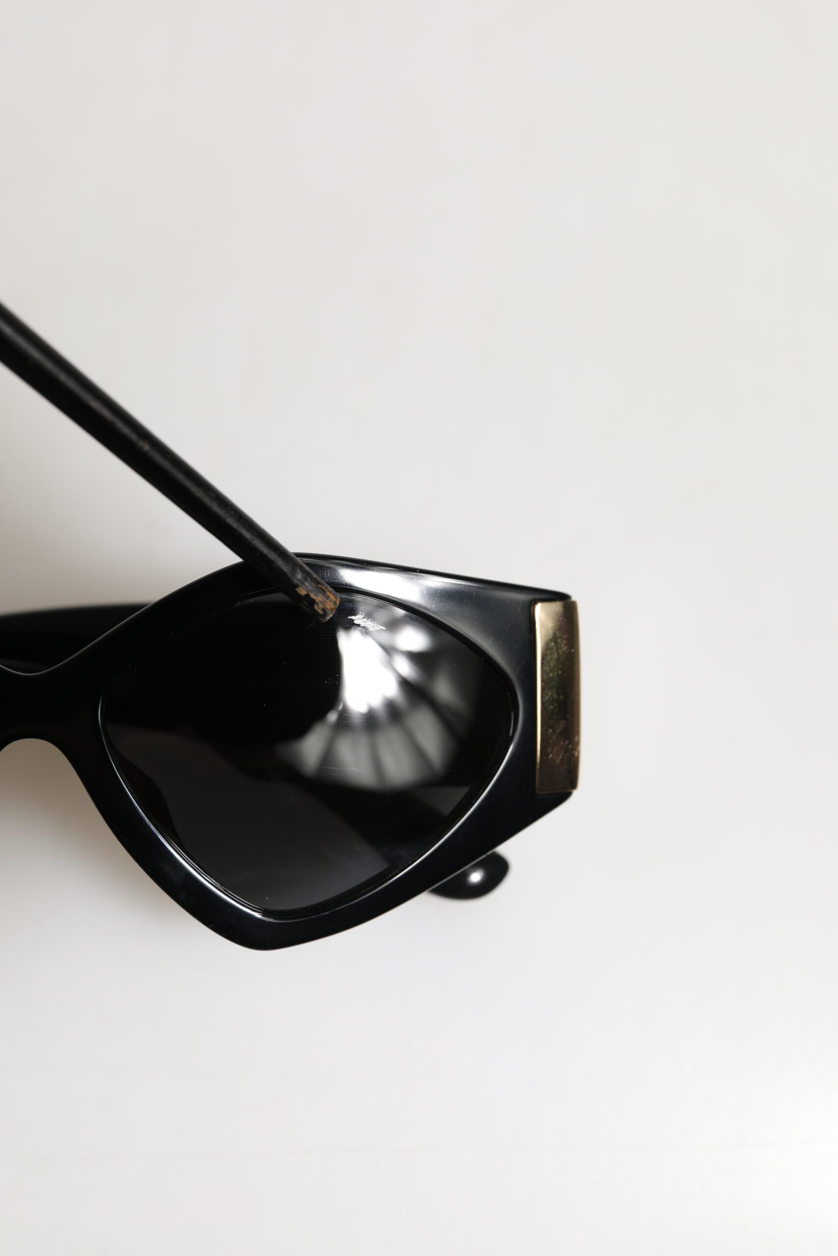 DG4396 Gray Gradient Irregular Frame Women's Sunglasses (Pre-Owned) - Dolce & Gabbana - Modalova