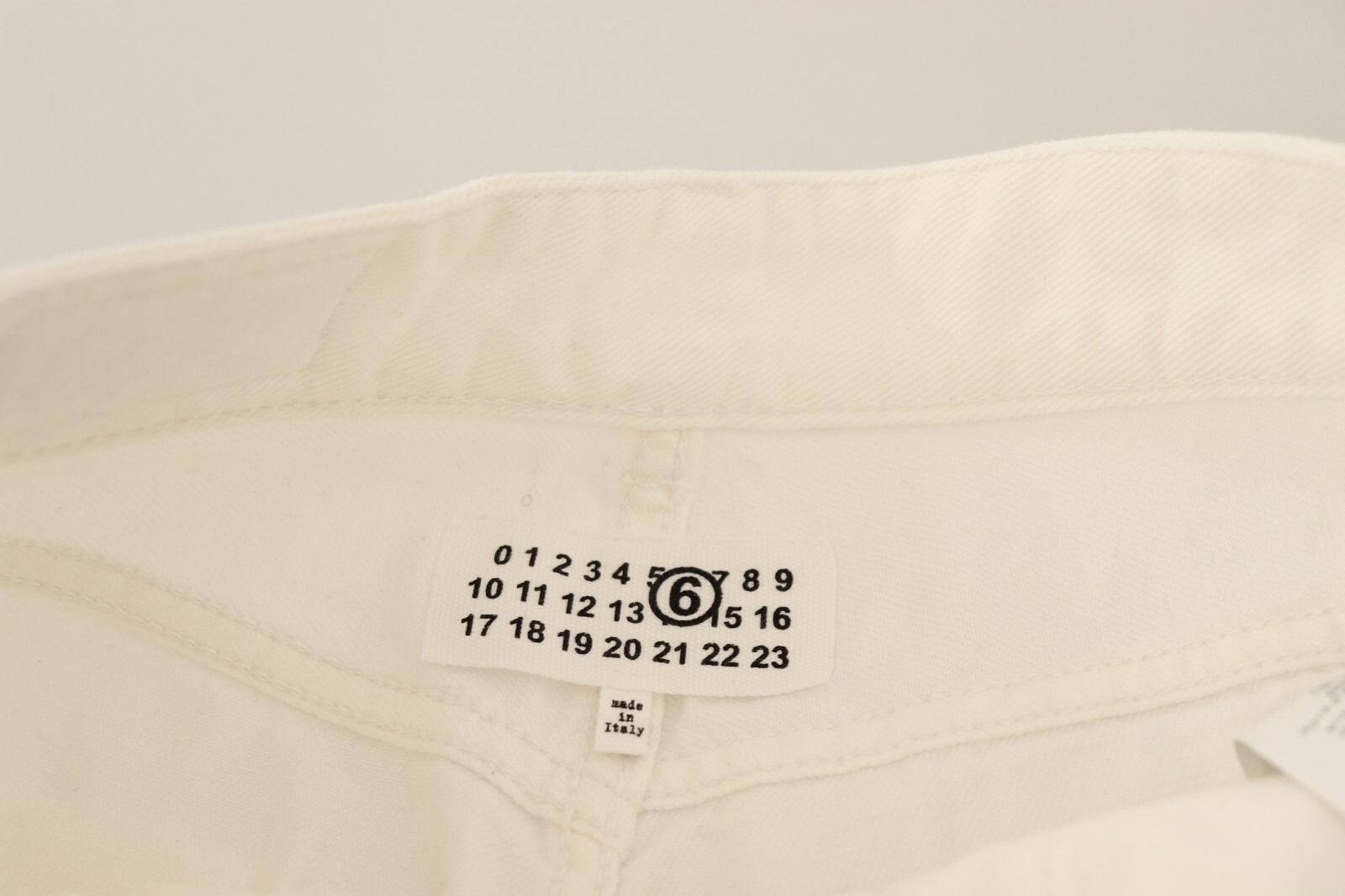 Mid Waist Knee Length Bermuda Women's Shorts (Pre-Owned) - Maison Margiela - Modalova
