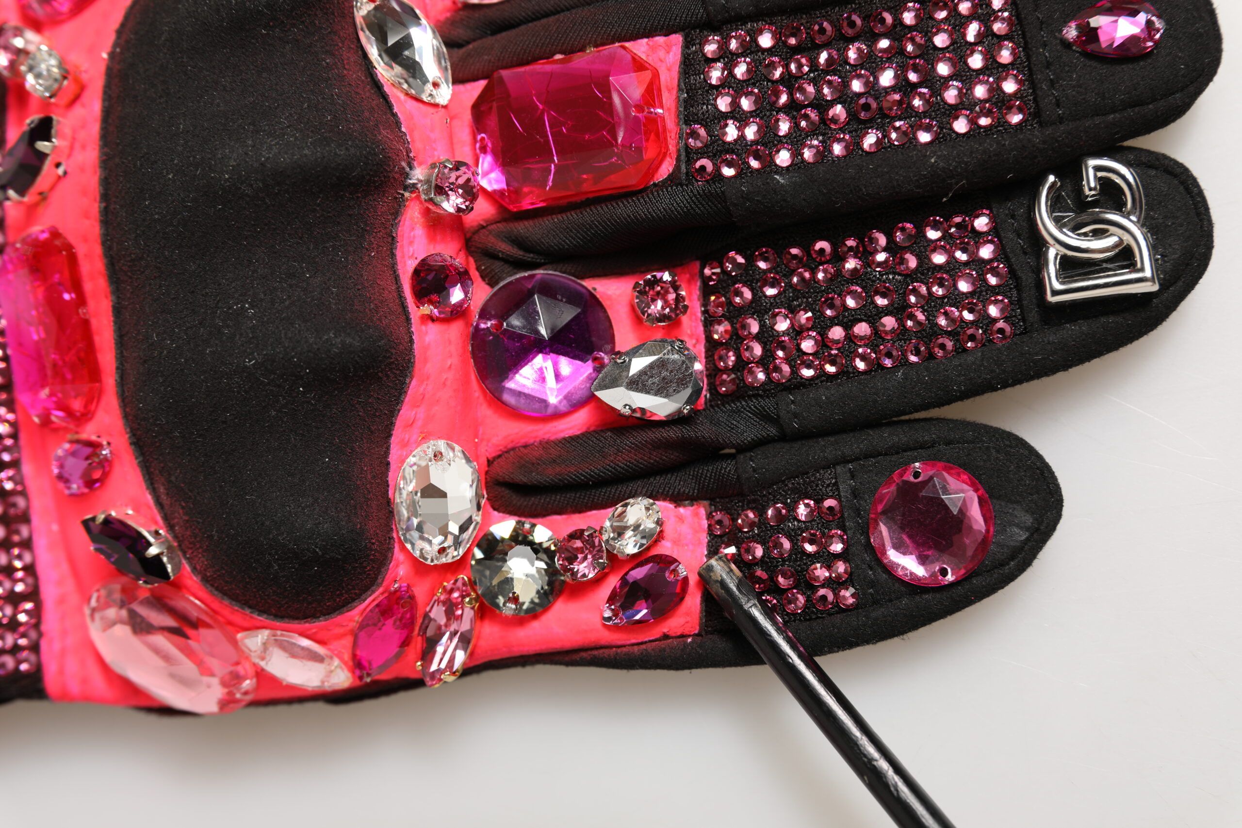 Black Crystal Wrist Length Mitten Women's Gloves (Pre-Owned) - Dolce & Gabbana - Modalova