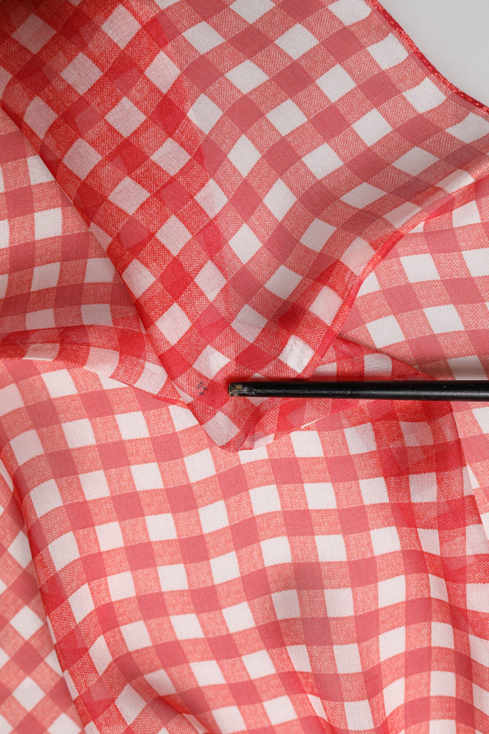 Red Checkered Plaid Neck Wrap Shawl Men's Scarf (Pre-Owned) - Dolce & Gabbana - Modalova