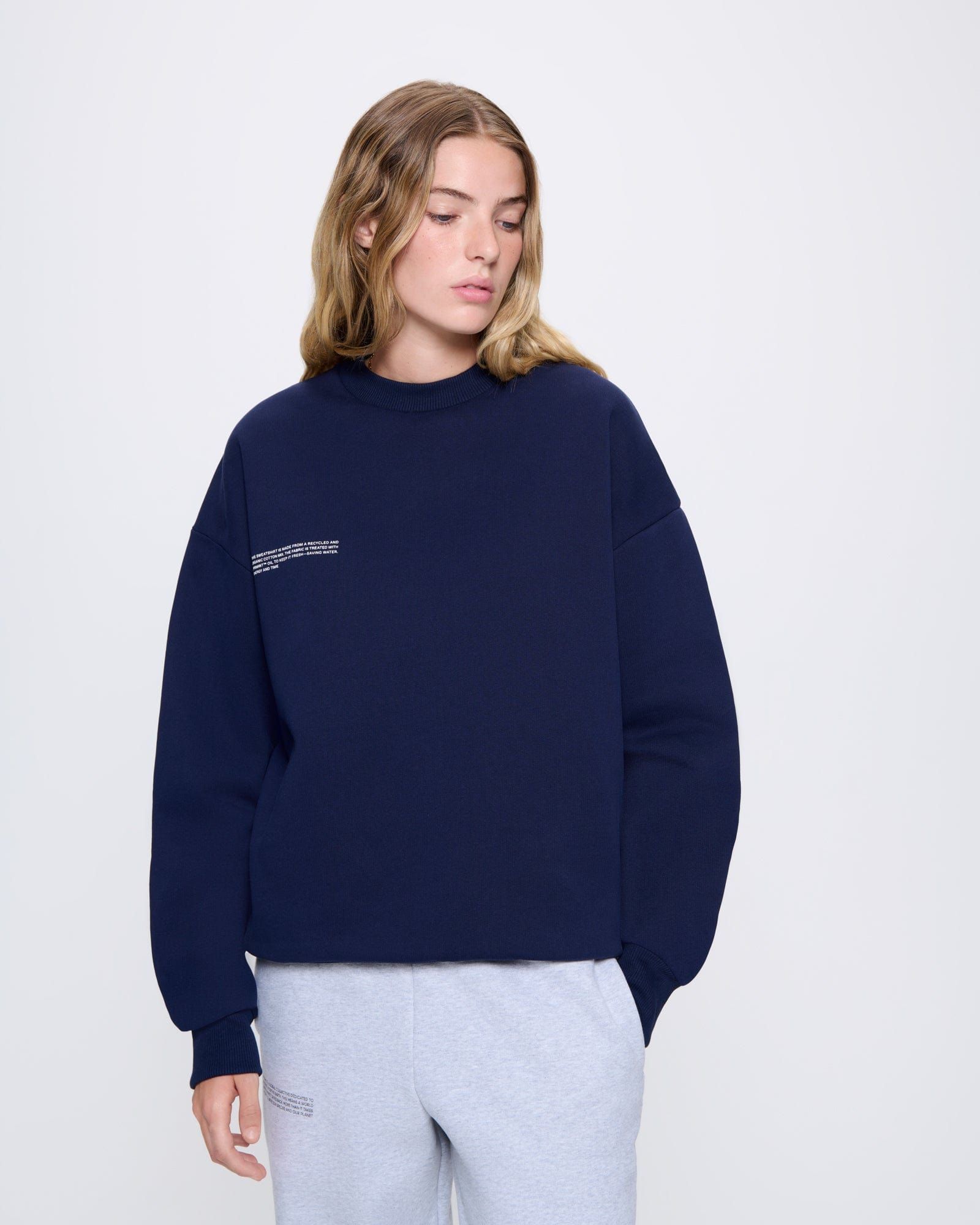 Womens 365 Heavyweight Sweatshirt—navy - PANGAIA - Modalova
