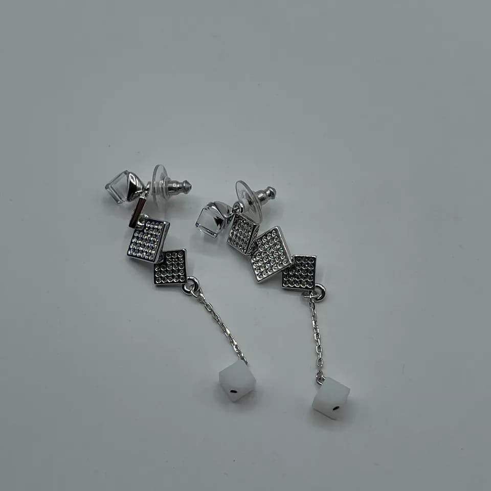 EMERGENCY Bermuda Drop Down Earrings with Cube - Swarovski - Modalova