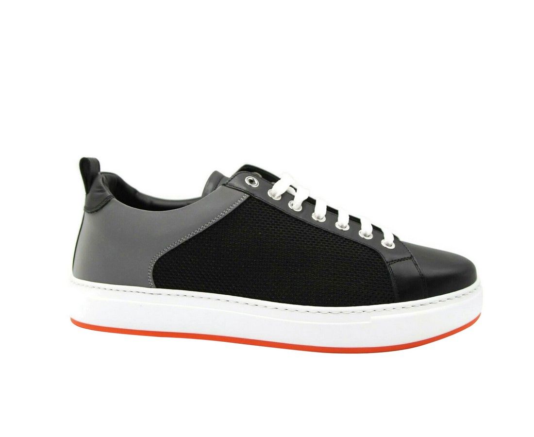 Men's Leather Silver Reflective Canvas Low Top Sneaker (42 EU / 9 US) - MCM - Modalova