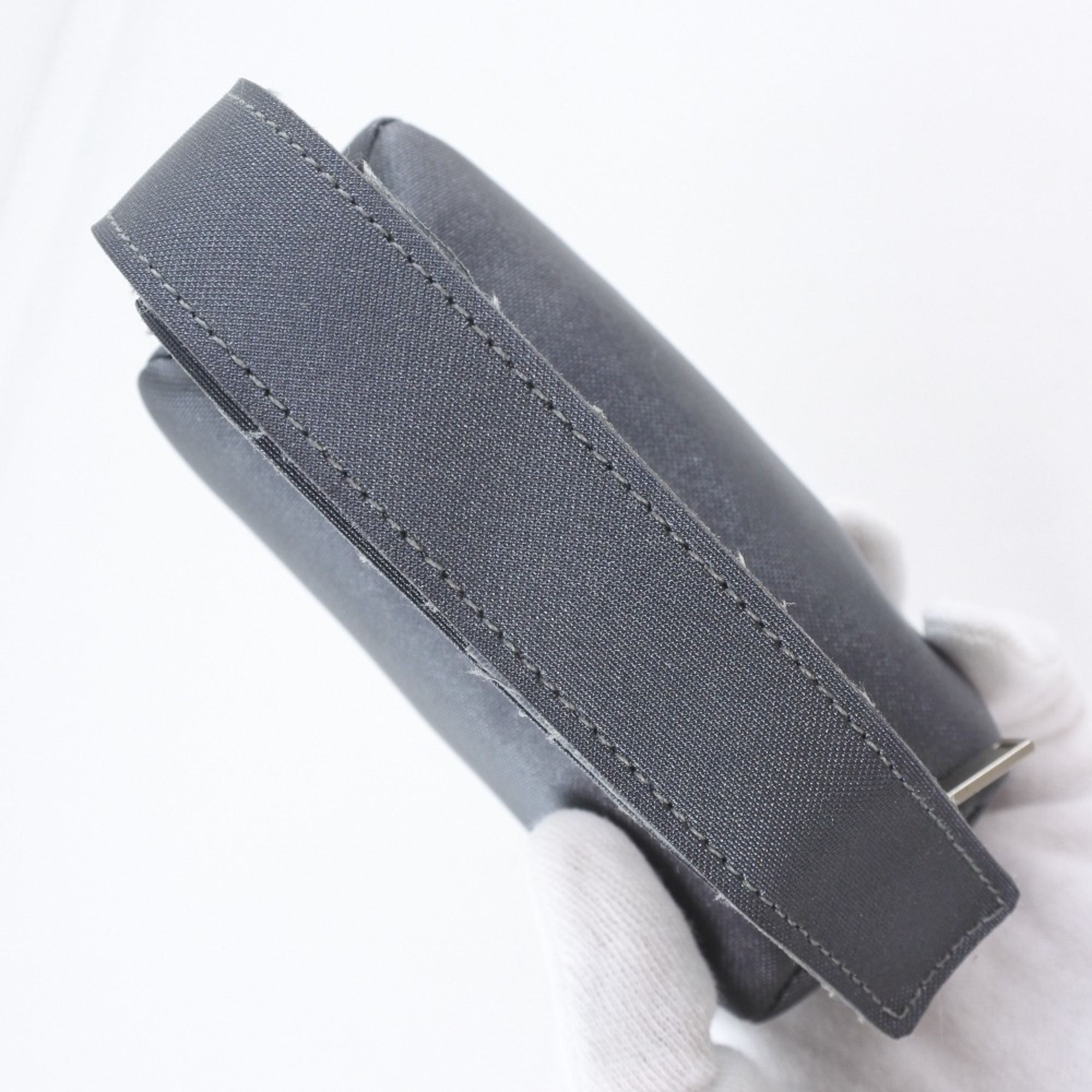 Chanel Gray Nylon Pouch (Pre-Owned) - Chanel - Modalova