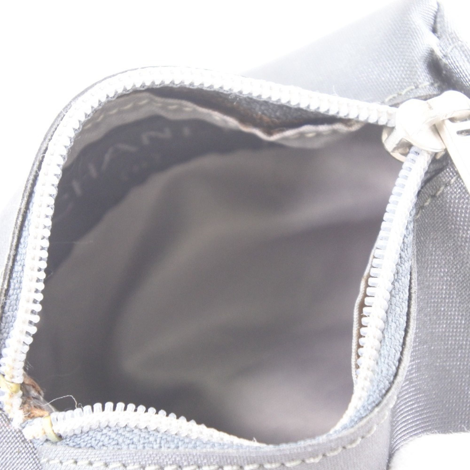 Chanel Gray Nylon Pouch (Pre-Owned) - Chanel - Modalova