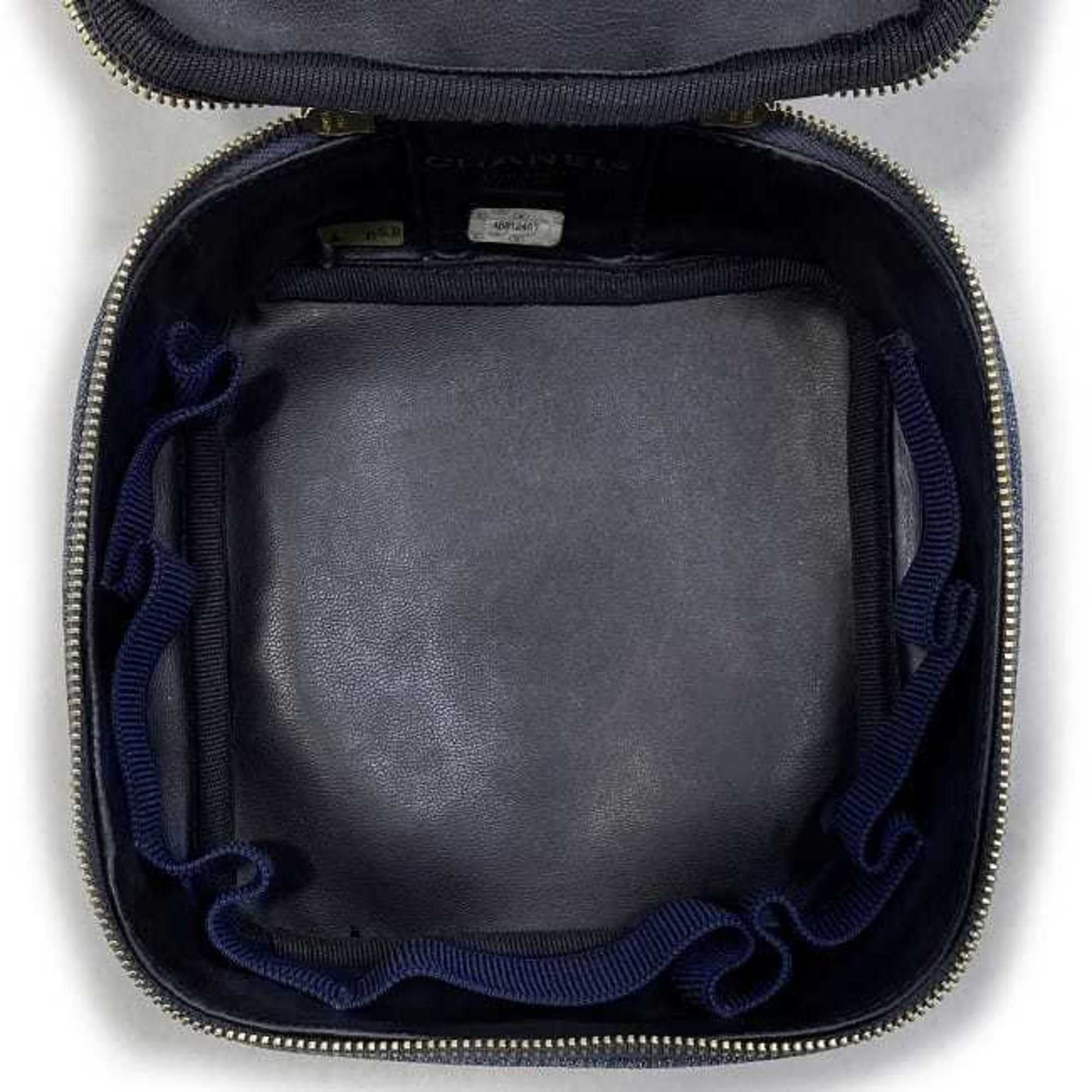 Denim Denim Leather Handbag Pouch Vanity Bag (Pre-Owned) - Chanel - Modalova