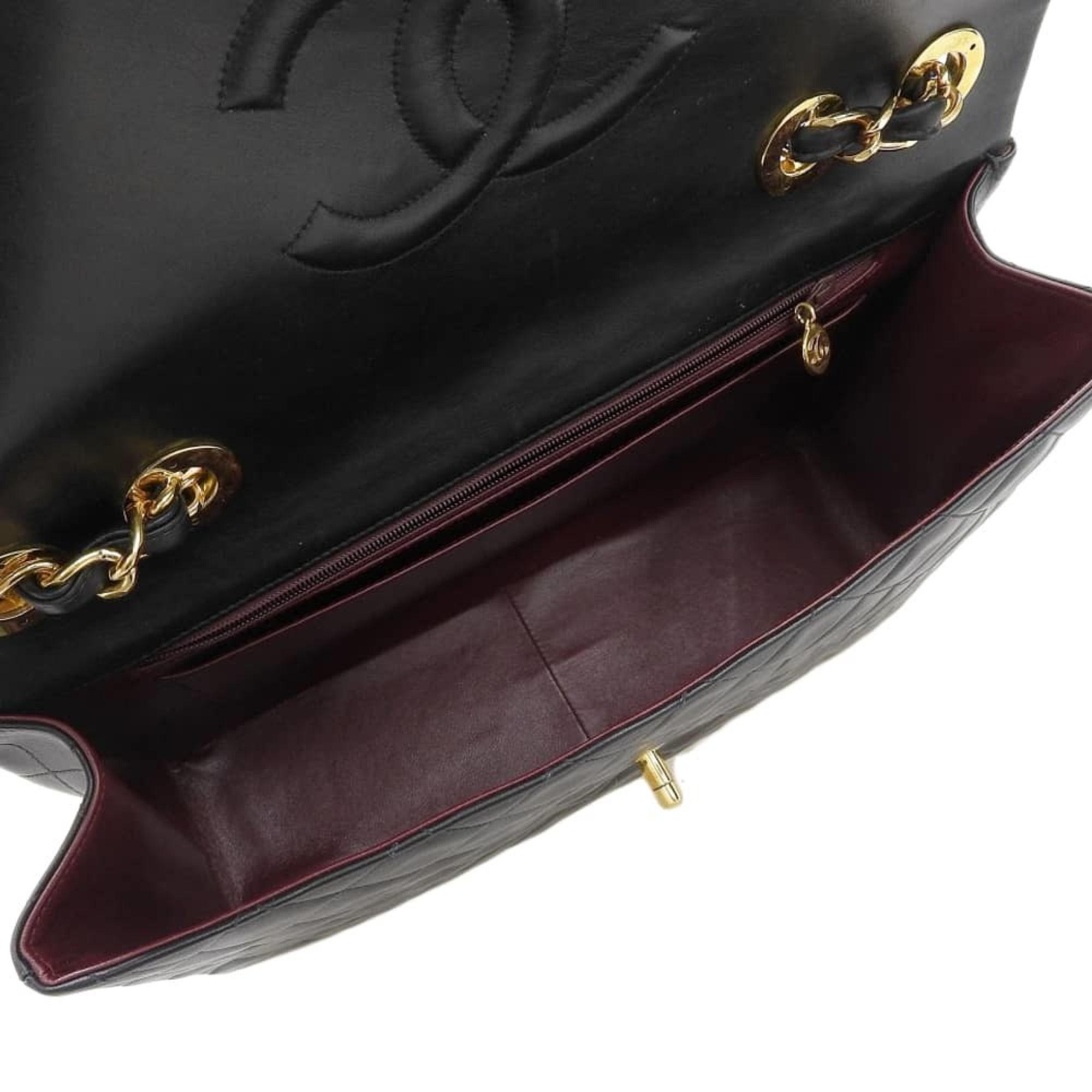 Matelasse Leather Shoulder Bag (Pre-Owned) - Chanel - Modalova