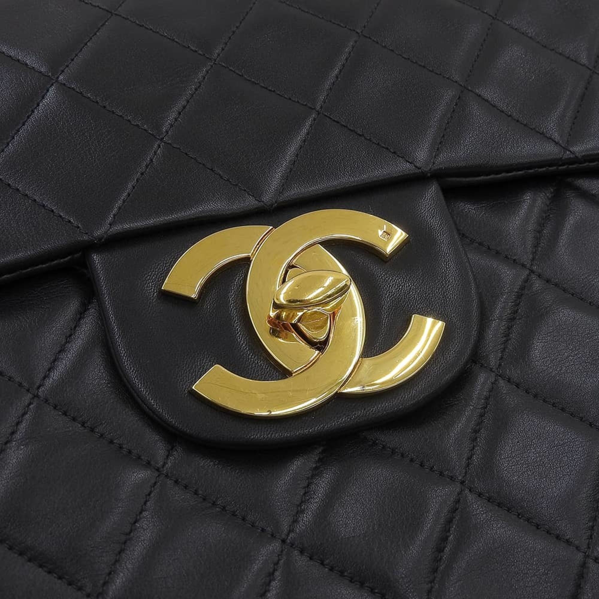 Matelasse Leather Shoulder Bag (Pre-Owned) - Chanel - Modalova