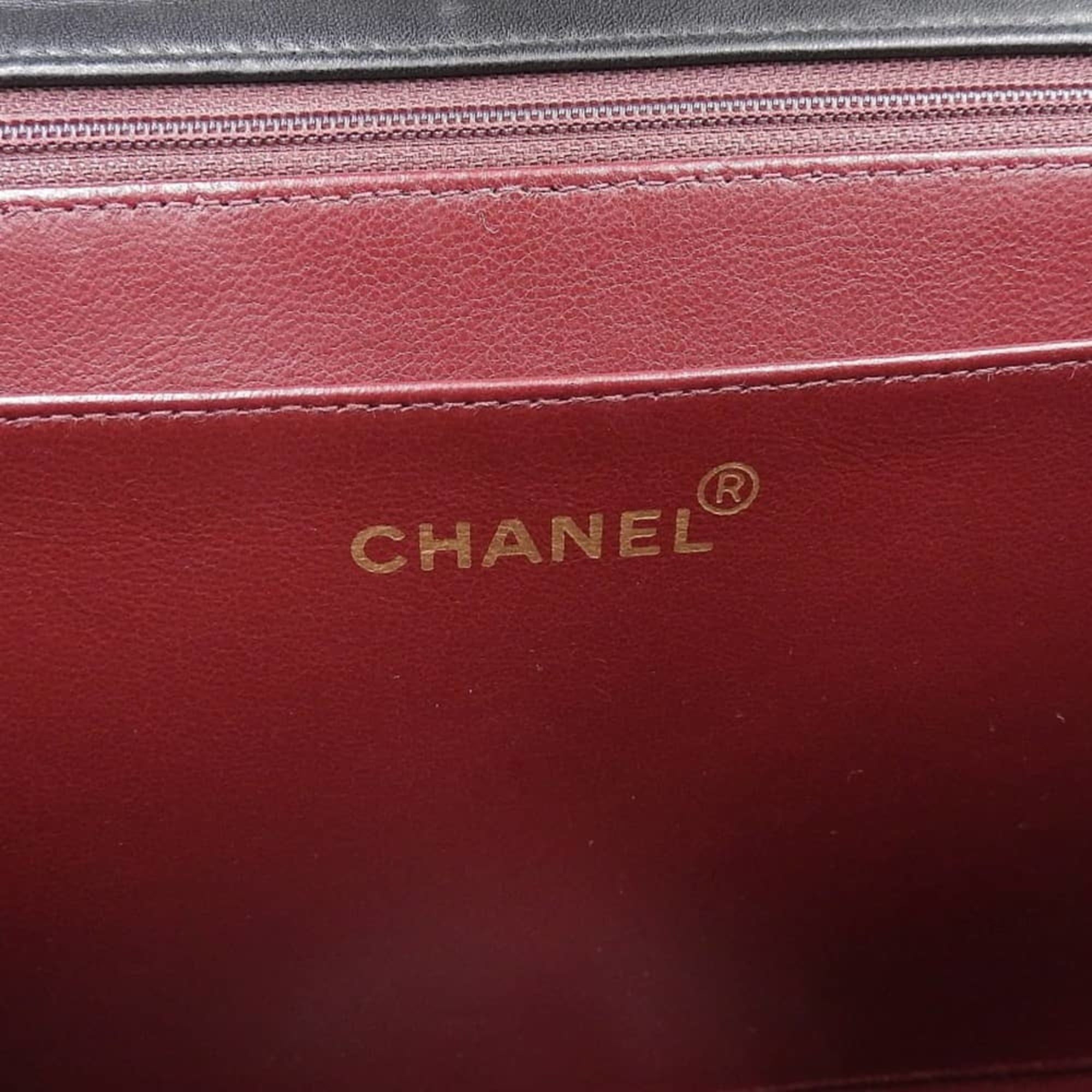Matelasse Leather Shoulder Bag (Pre-Owned) - Chanel - Modalova