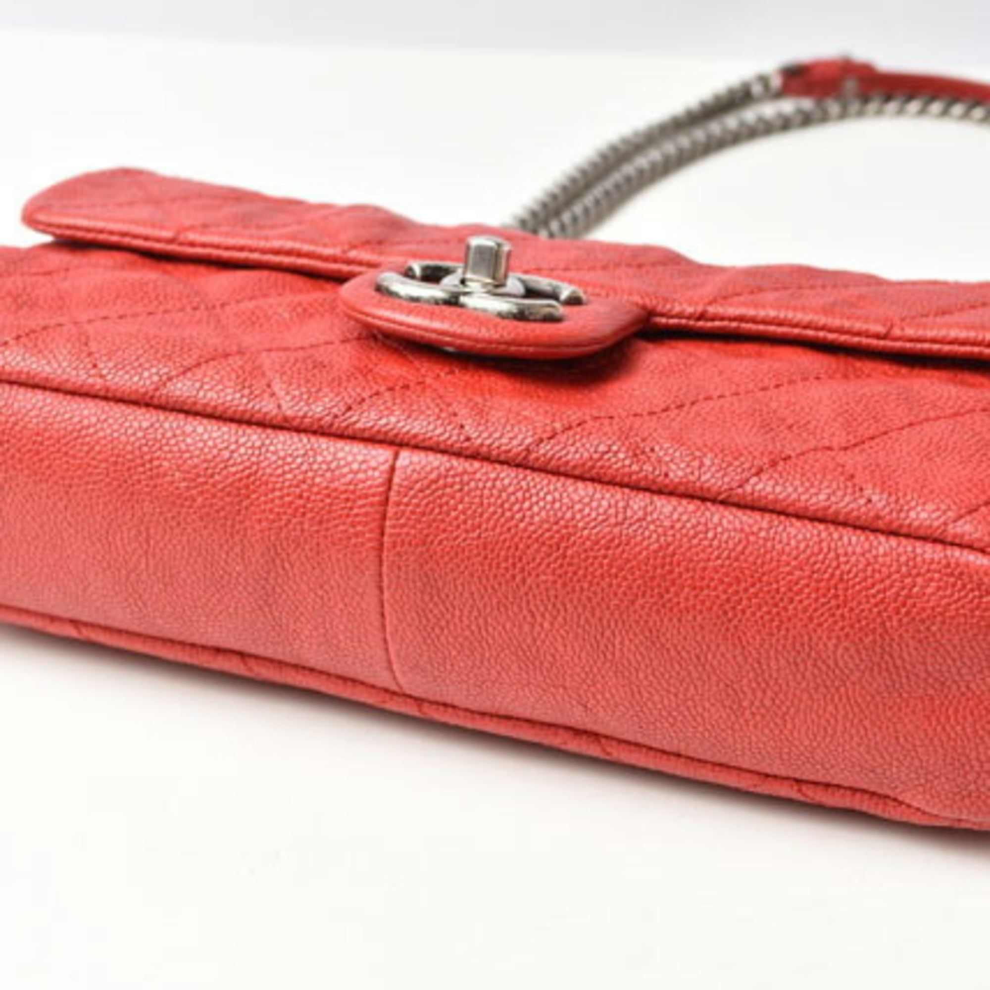 Caviar Leather Shoulder Bag (Pre-Owned) - Chanel - Modalova