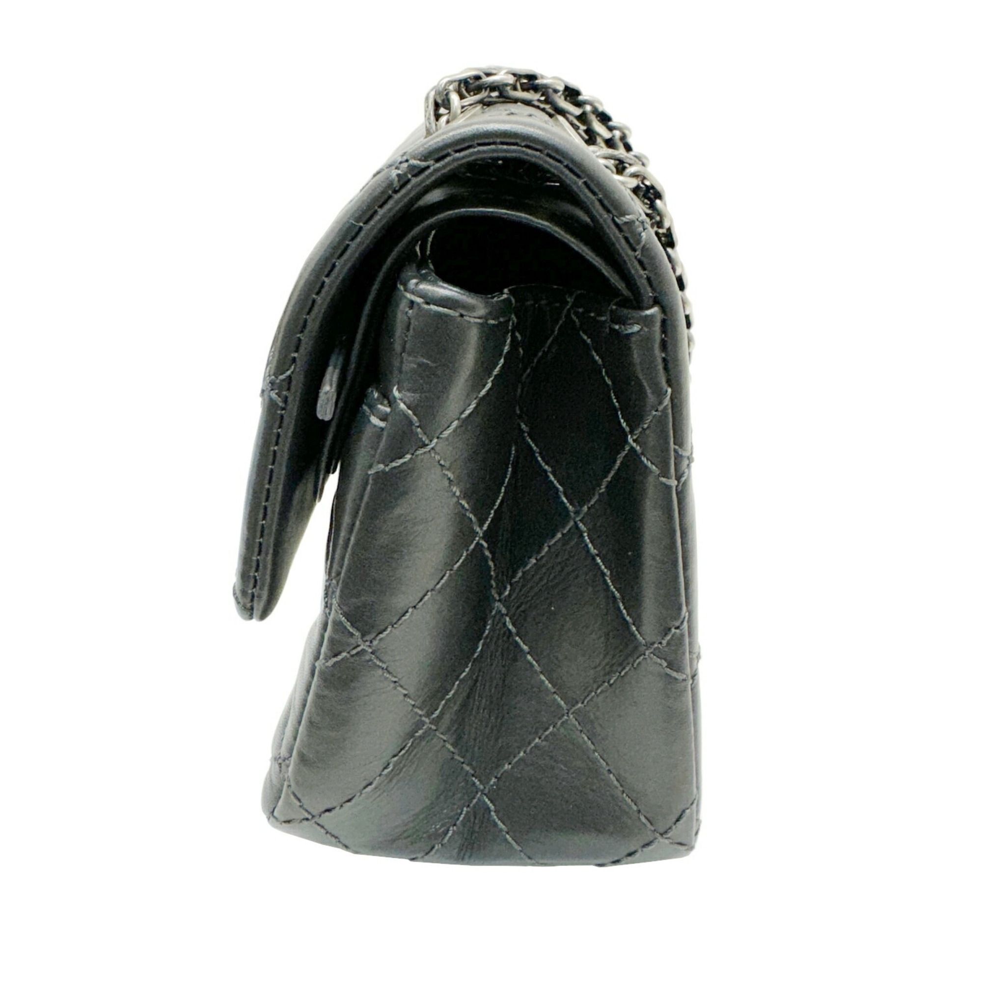 Leather Shoulder Bag (Pre-Owned) - Chanel - Modalova