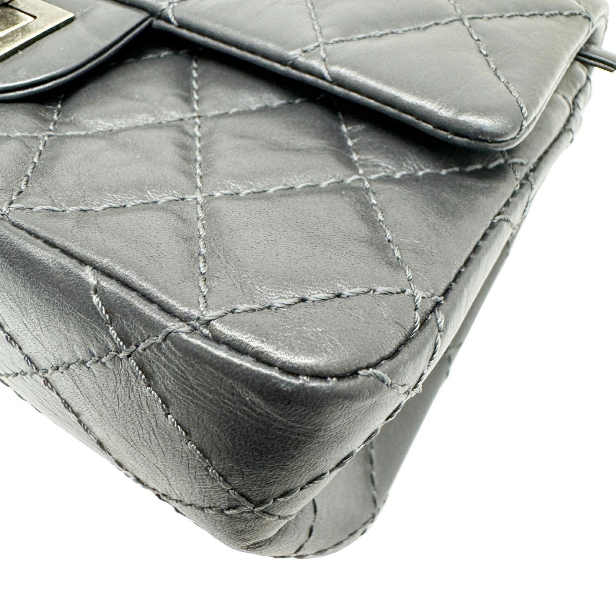 Leather Shoulder Bag (Pre-Owned) - Chanel - Modalova