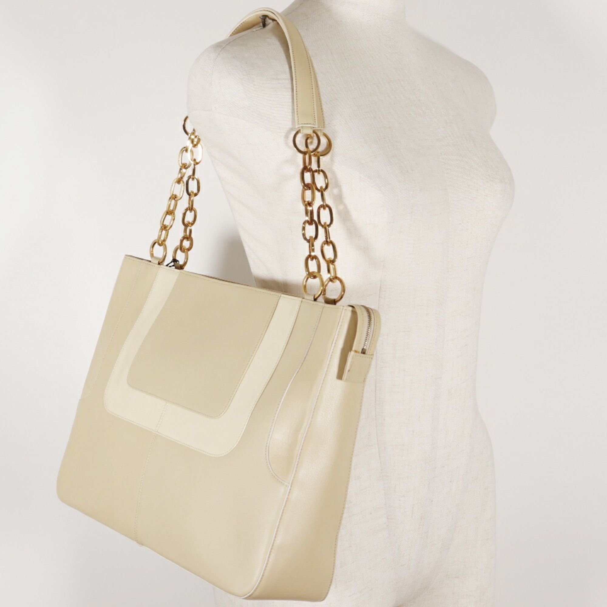 Leather Shoulder Bag (Pre-Owned) - Versace - Modalova