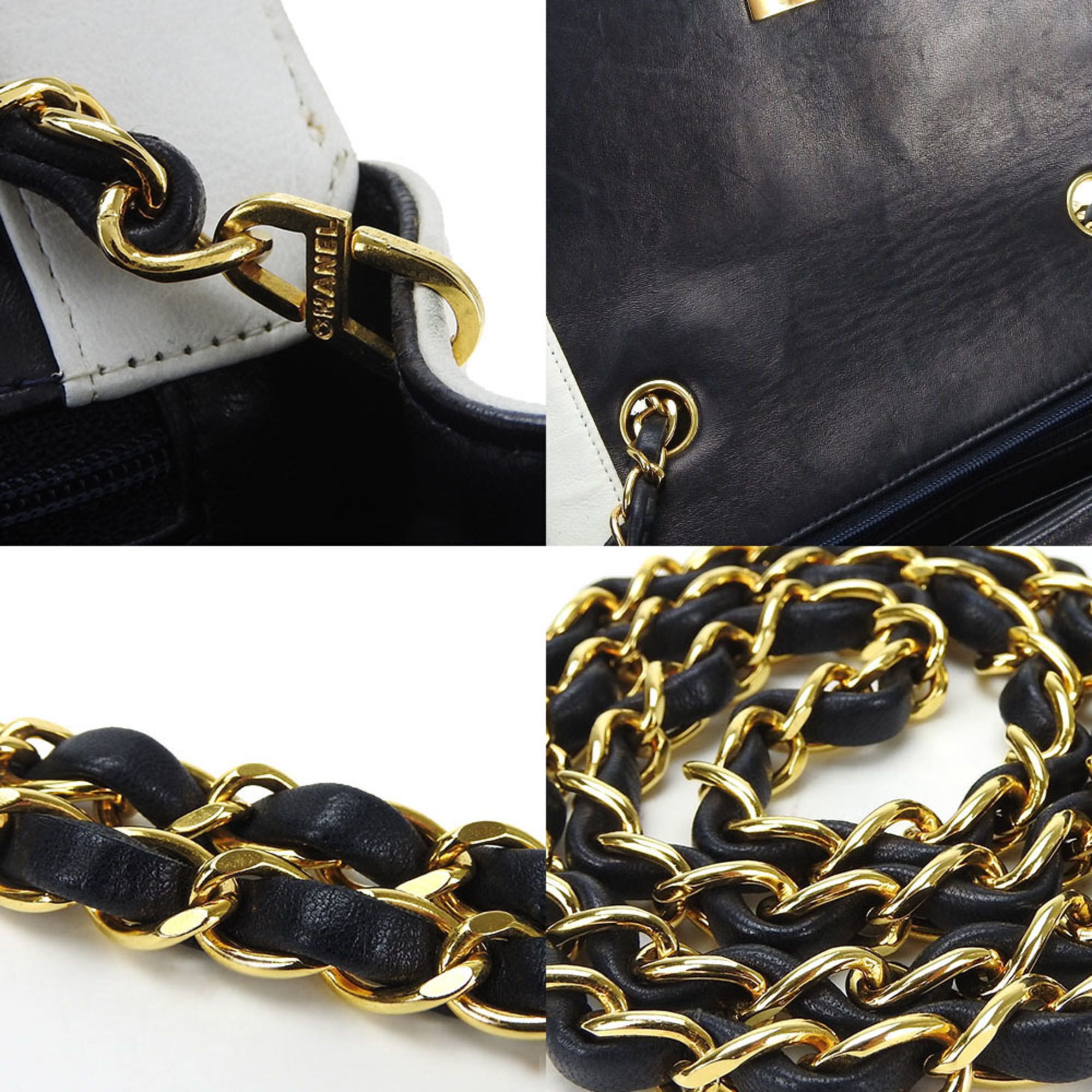 Leather Shoulder Bag (Pre-Owned) - Chanel - Modalova