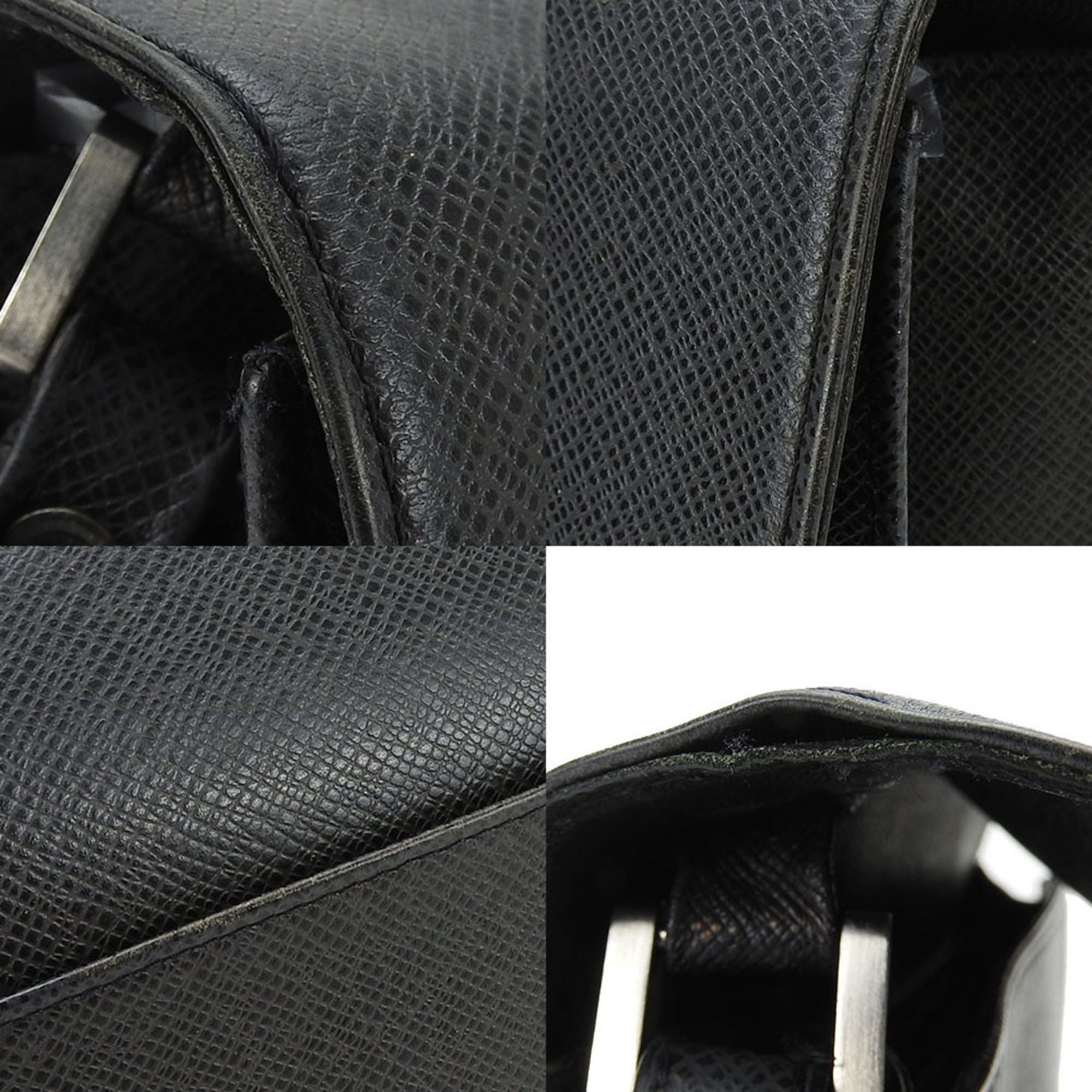 Taiga Taiga Leather Shoulder Bag (Pre-Owned) - Louis Vuitton - Modalova