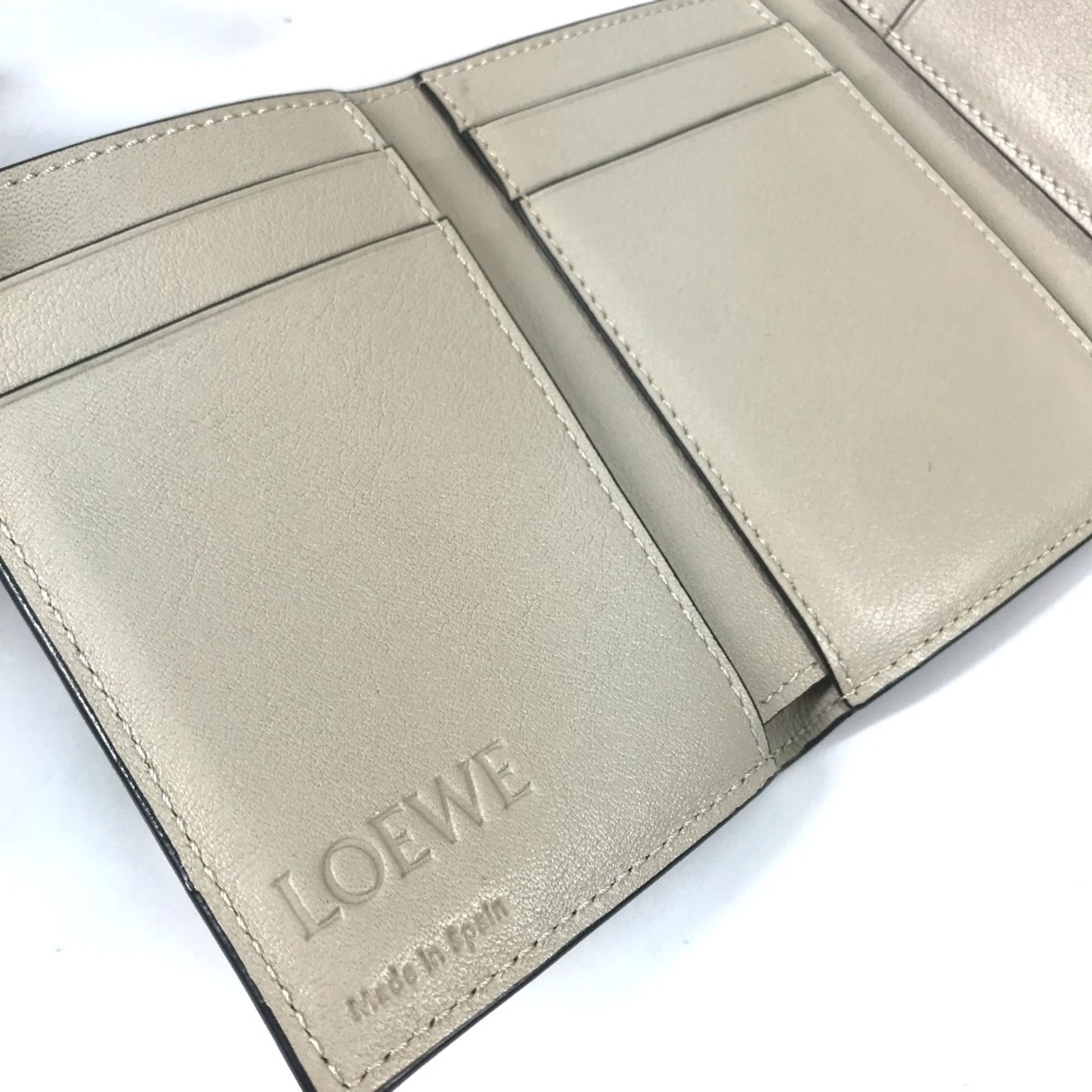 Leather Wallet (Tri-Fold) (Pre-Owned) - Loewe - Modalova