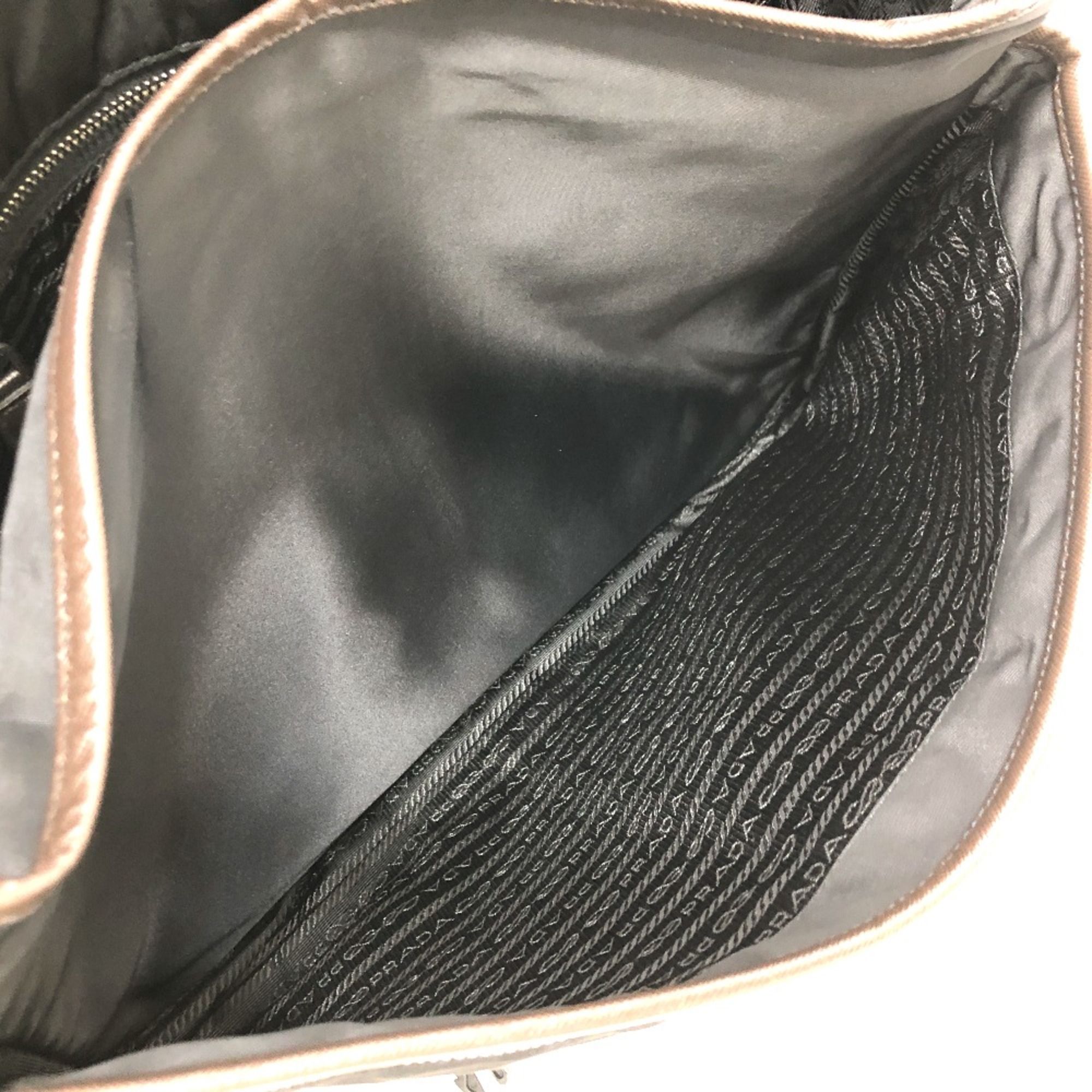 Cloth Shoulder Bag (Pre-Owned) - Prada - Modalova