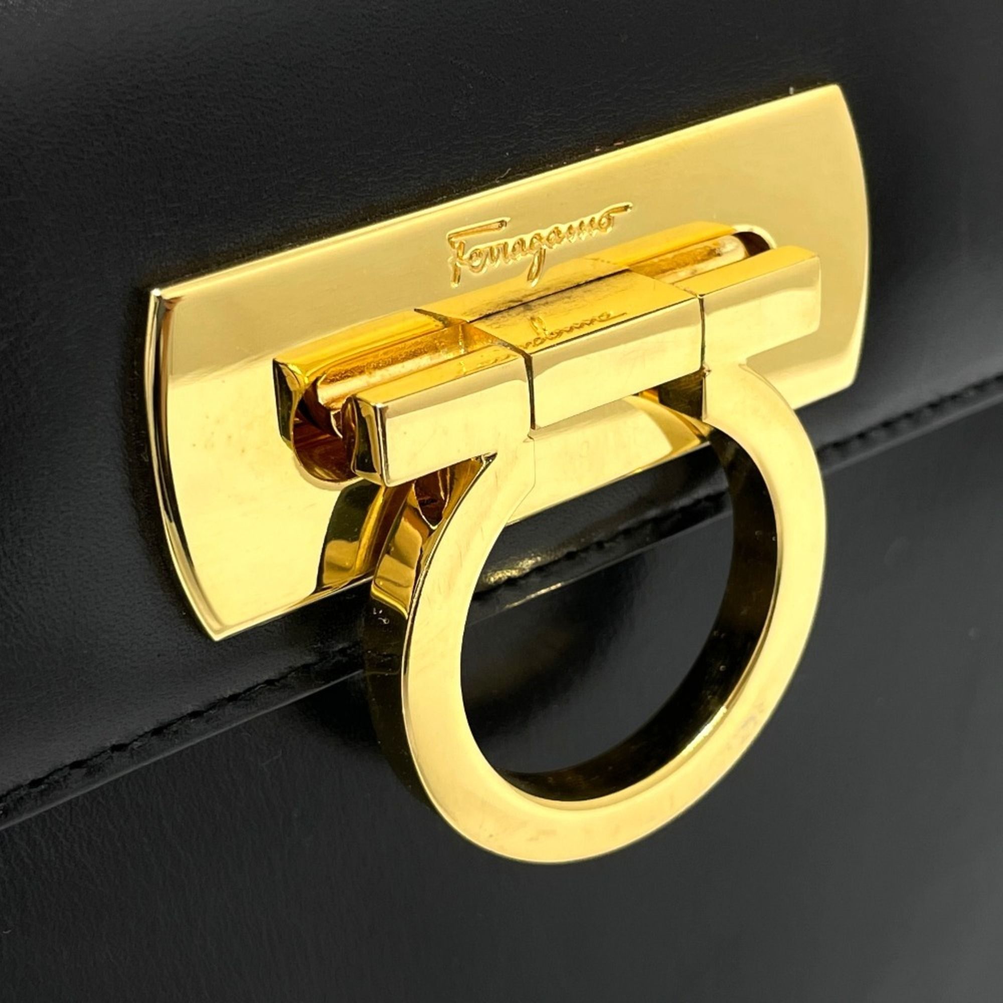 Leather Shoulder Bag (Pre-Owned) - Salvatore Ferragamo - Modalova