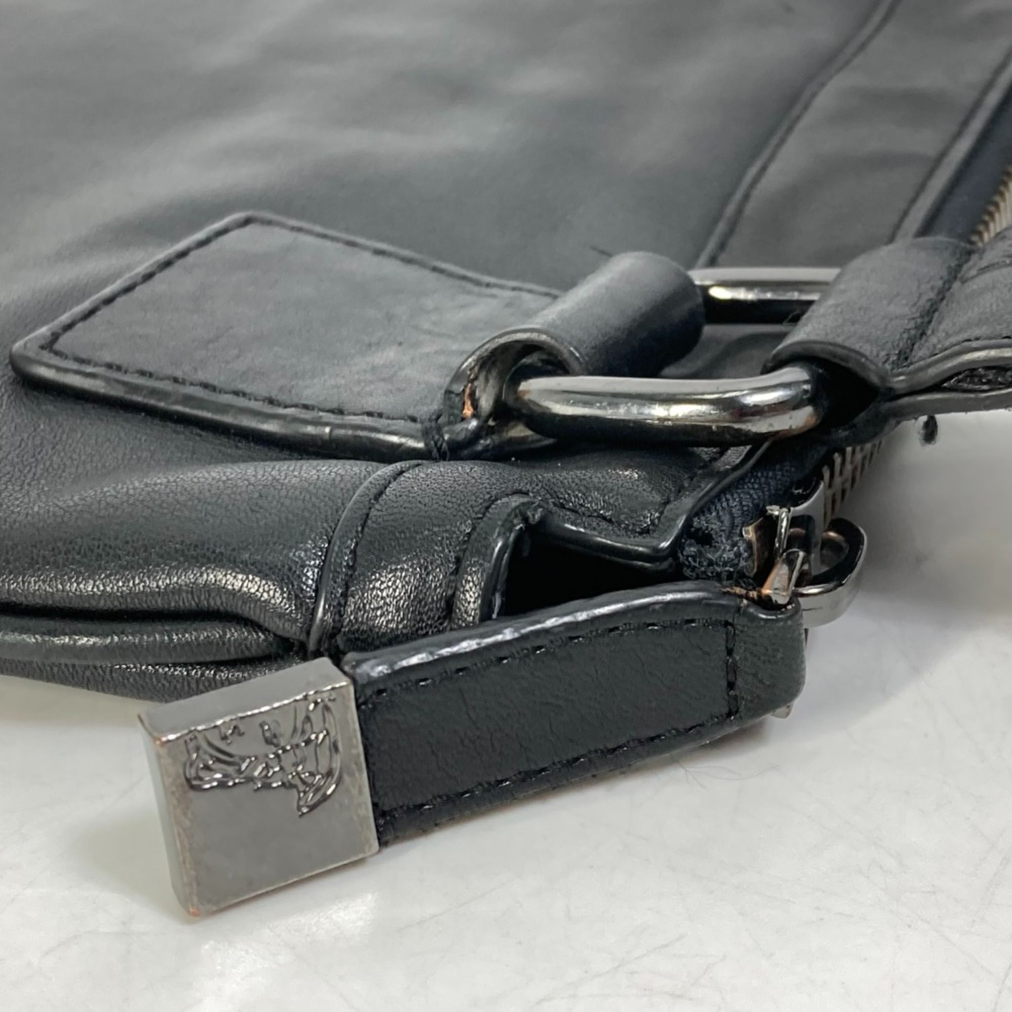 Leather Shoulder Bag (Pre-Owned) - Versace - Modalova
