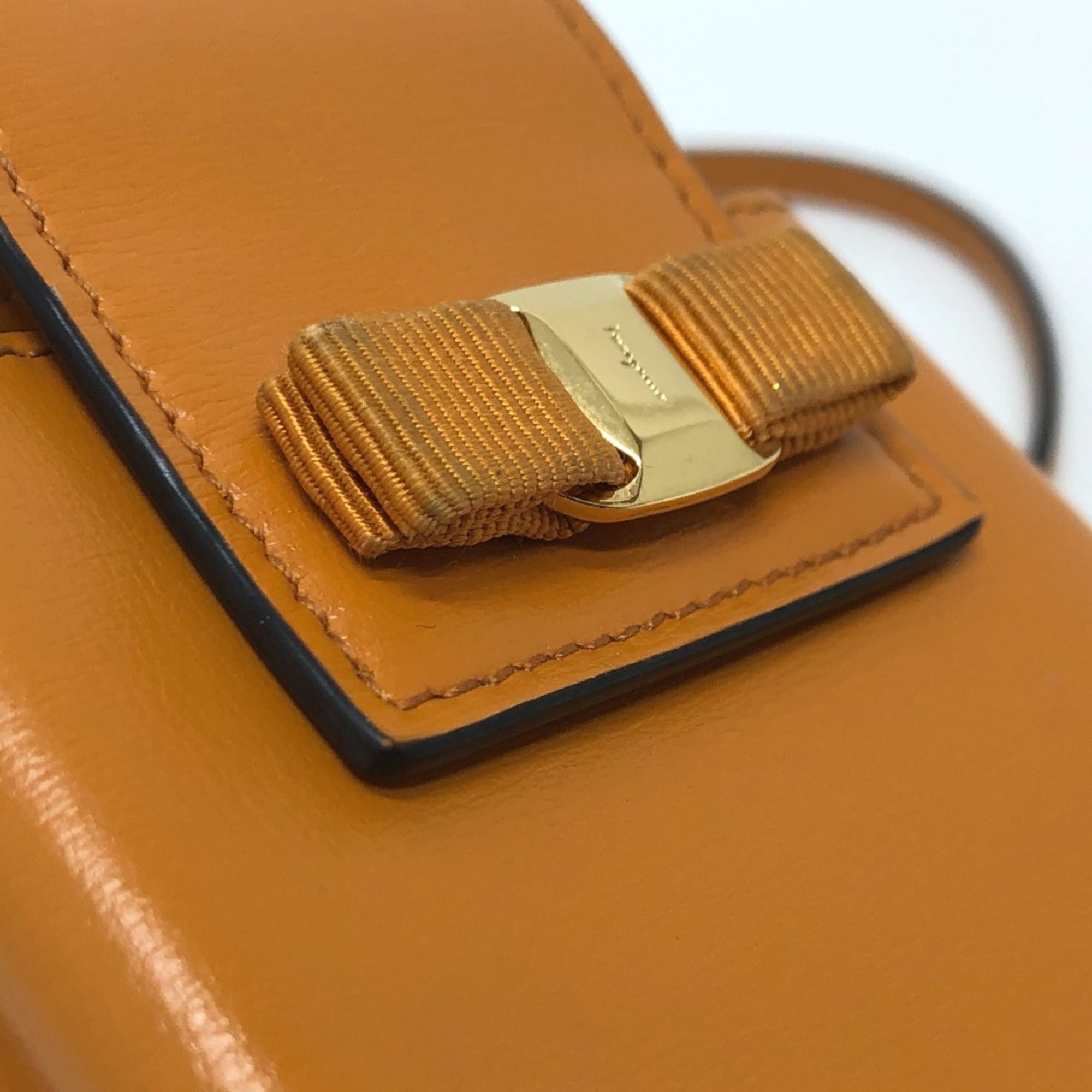 Leather Shoulder Bag (Pre-Owned) - Salvatore Ferragamo - Modalova