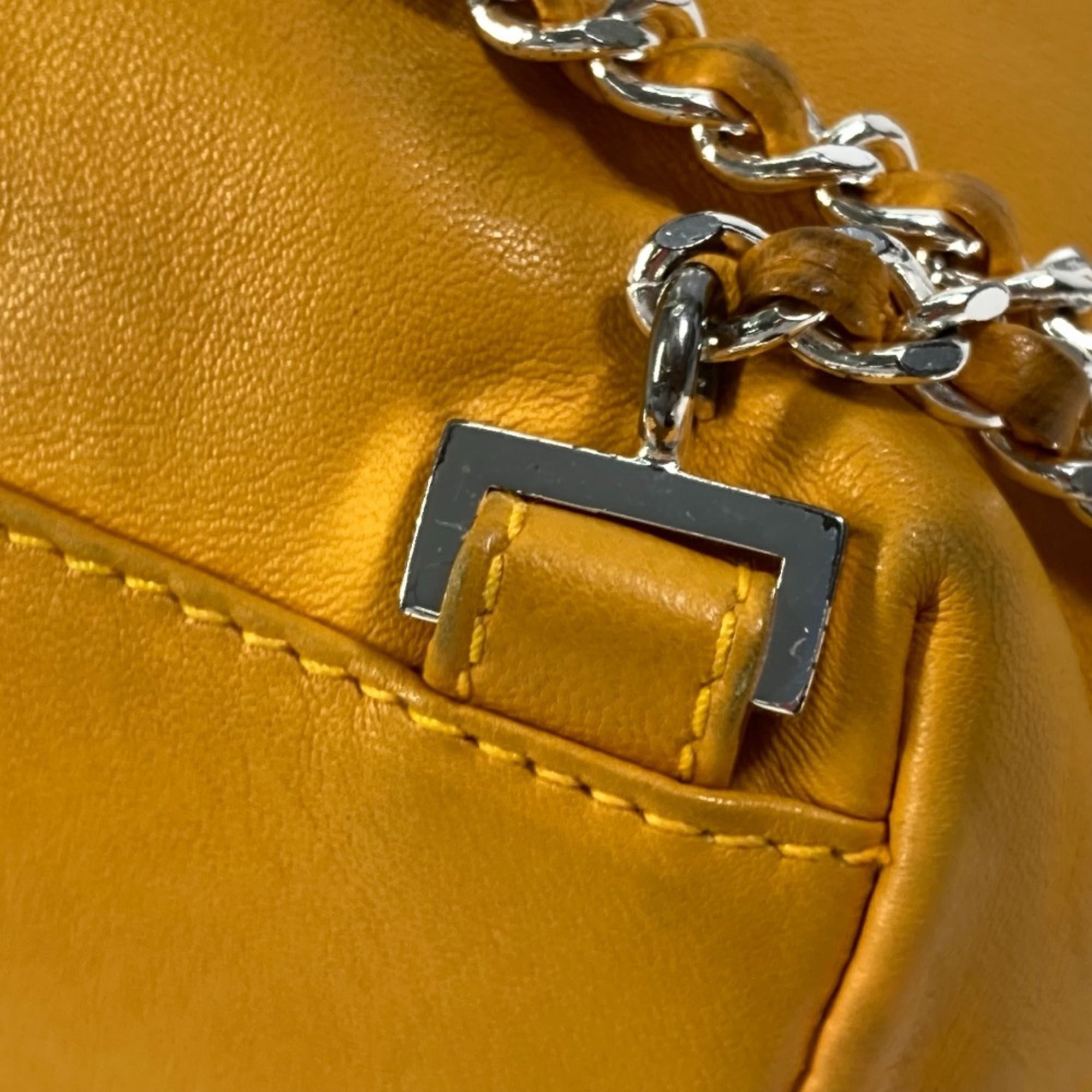 Leather Backpack (Pre-Owned) - Chanel - Modalova