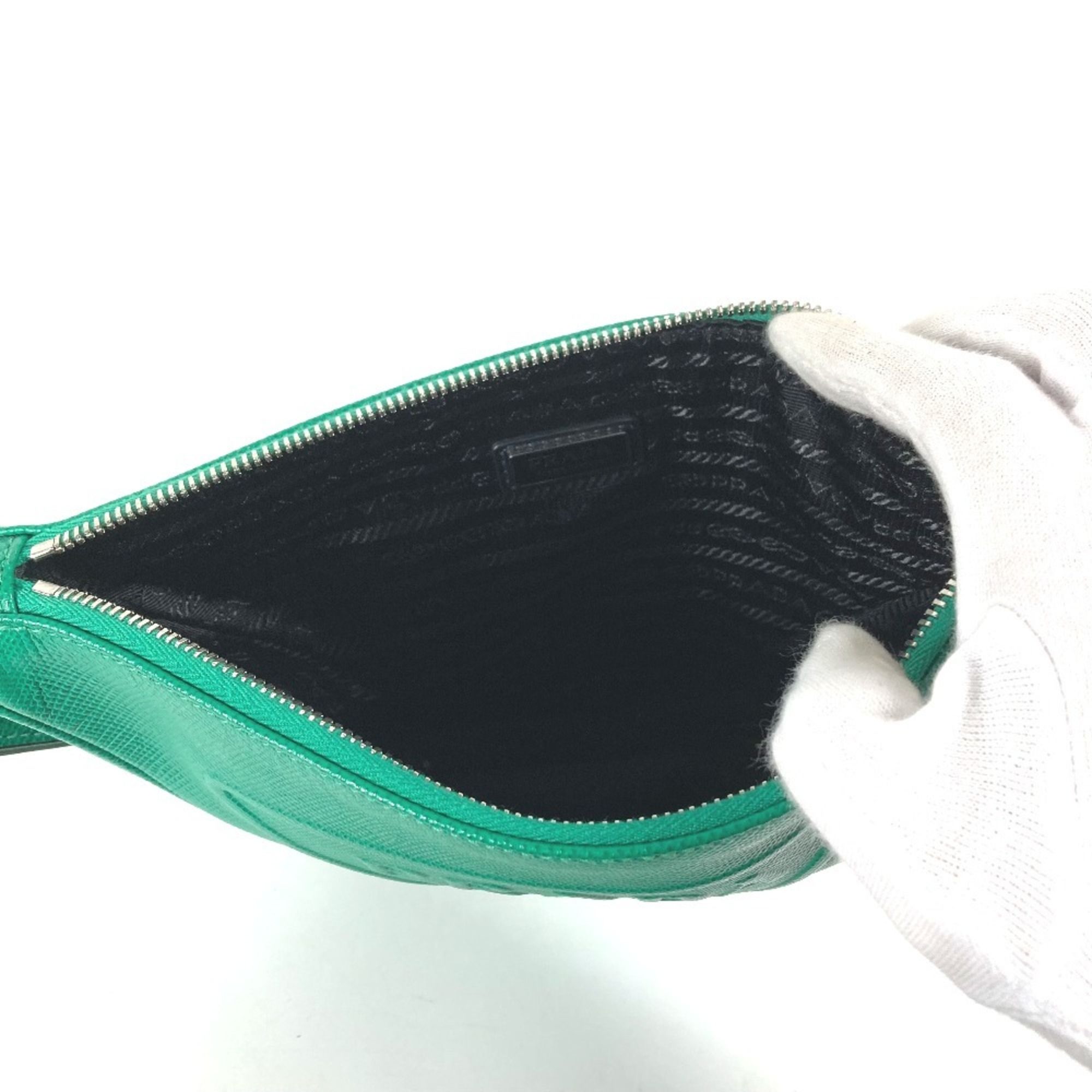 Saffiano Triangle Clutch Bag Pouch (Pre-Owned) - Prada - Modalova