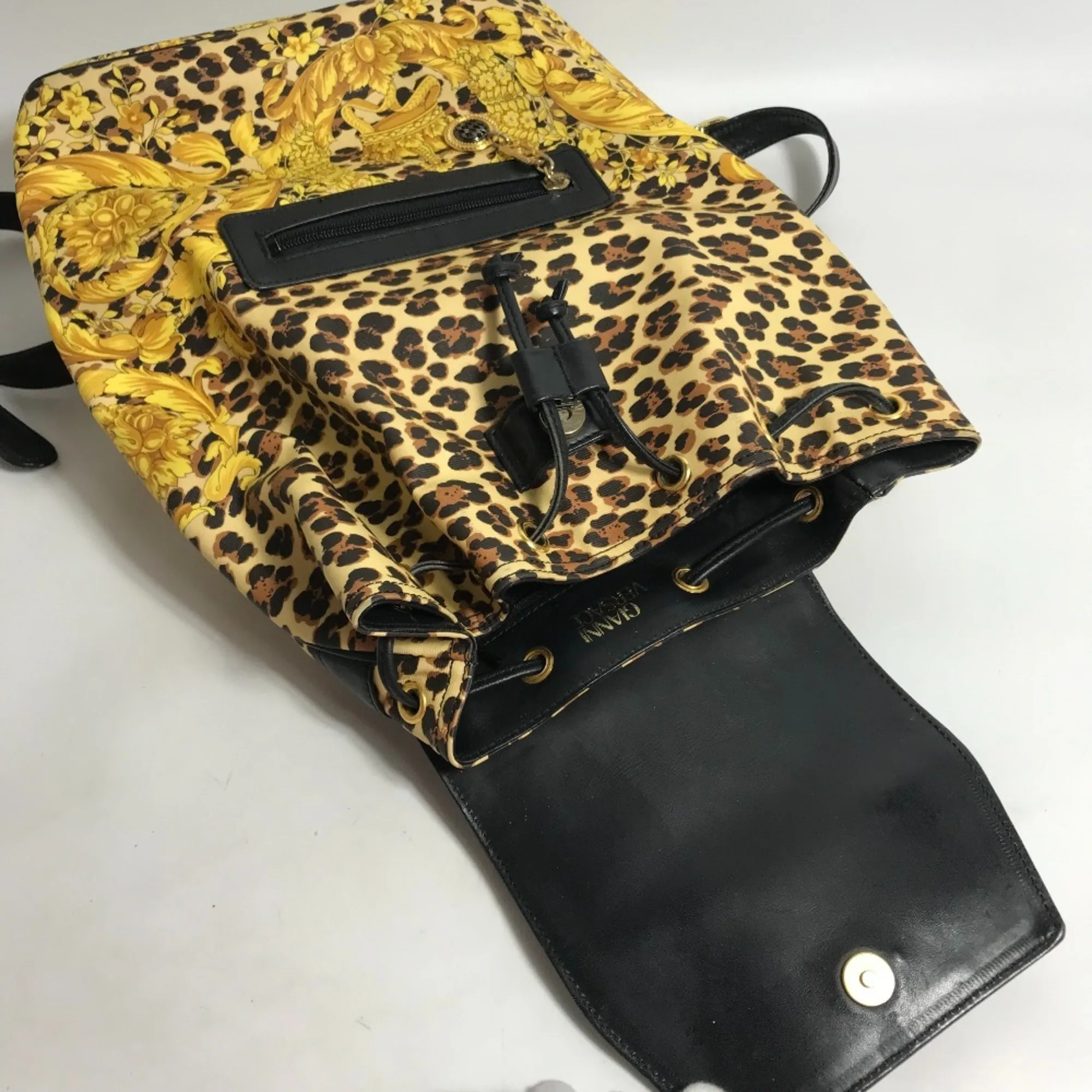 Pvc Leather Backpack (Pre-Owned) - Versace - Modalova