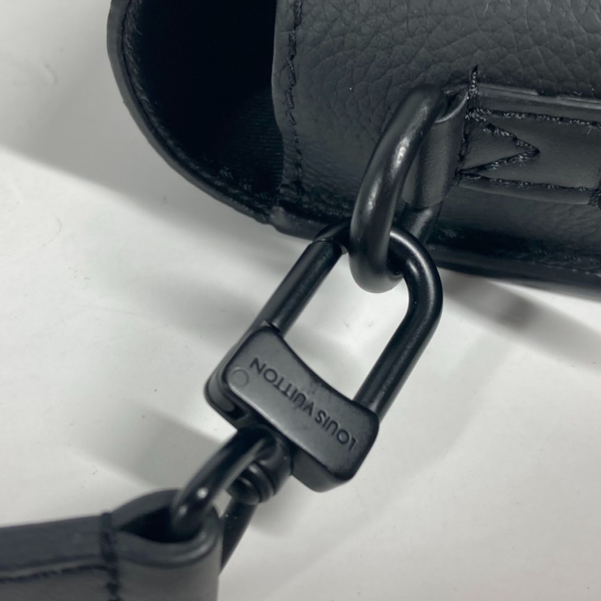 Leather Pochette Shoulder Bag (Pre-Owned) - Louis Vuitton - Modalova