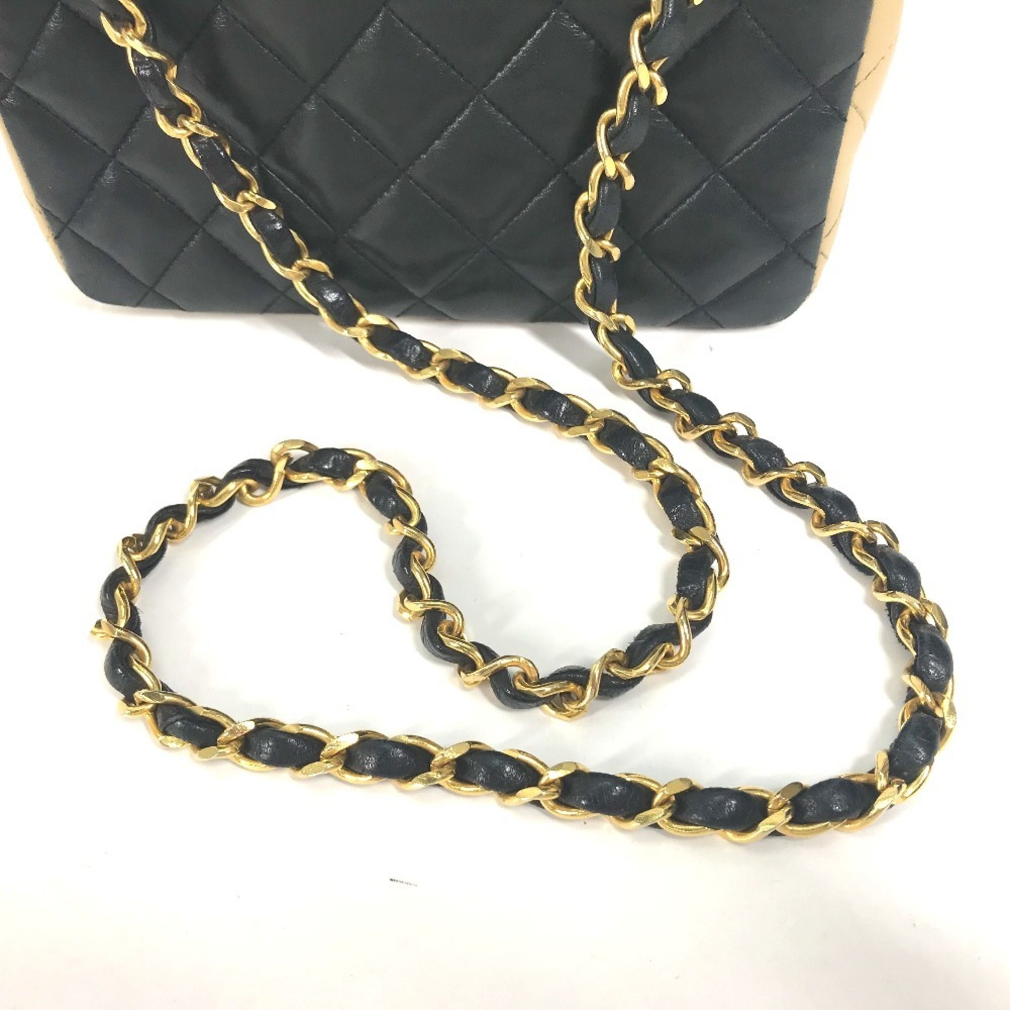 Leather Shoulder Bag (Pre-Owned) - Chanel - Modalova