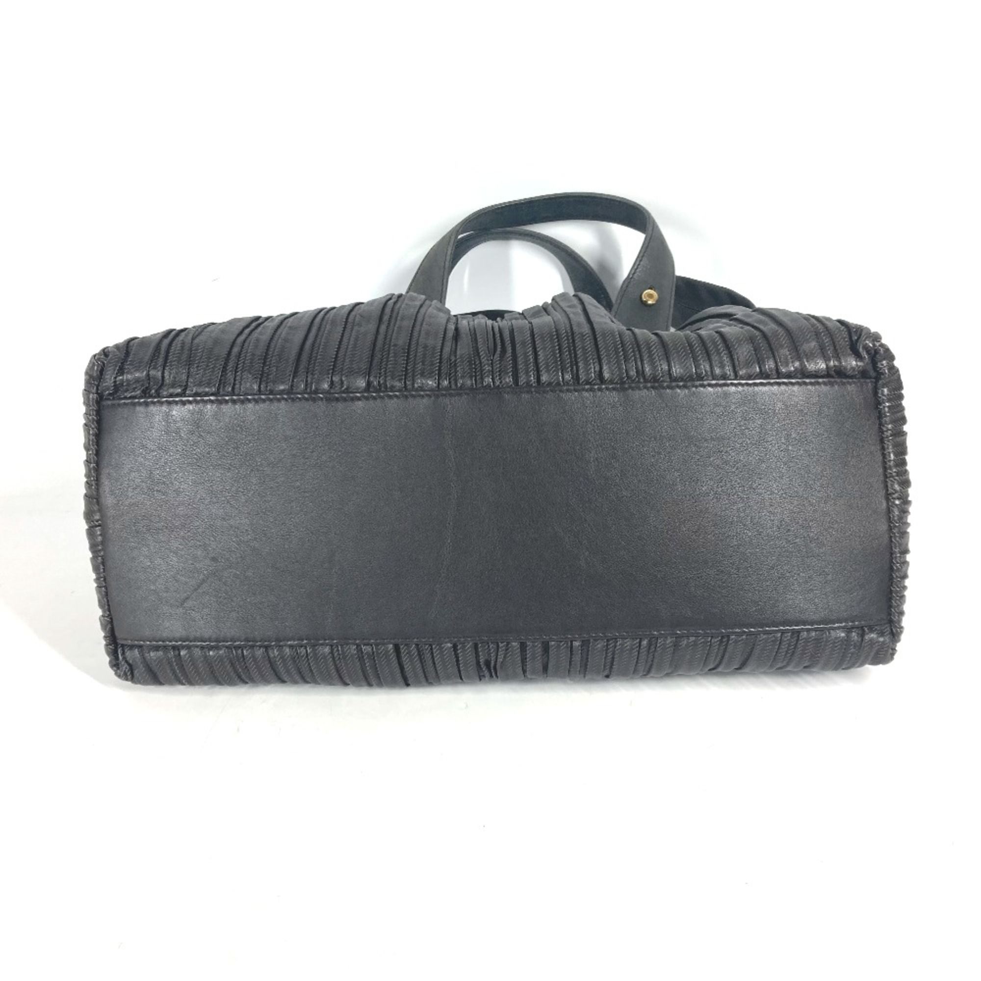 Leather Shoulder Bag (Pre-Owned) - Bvlgari - Modalova