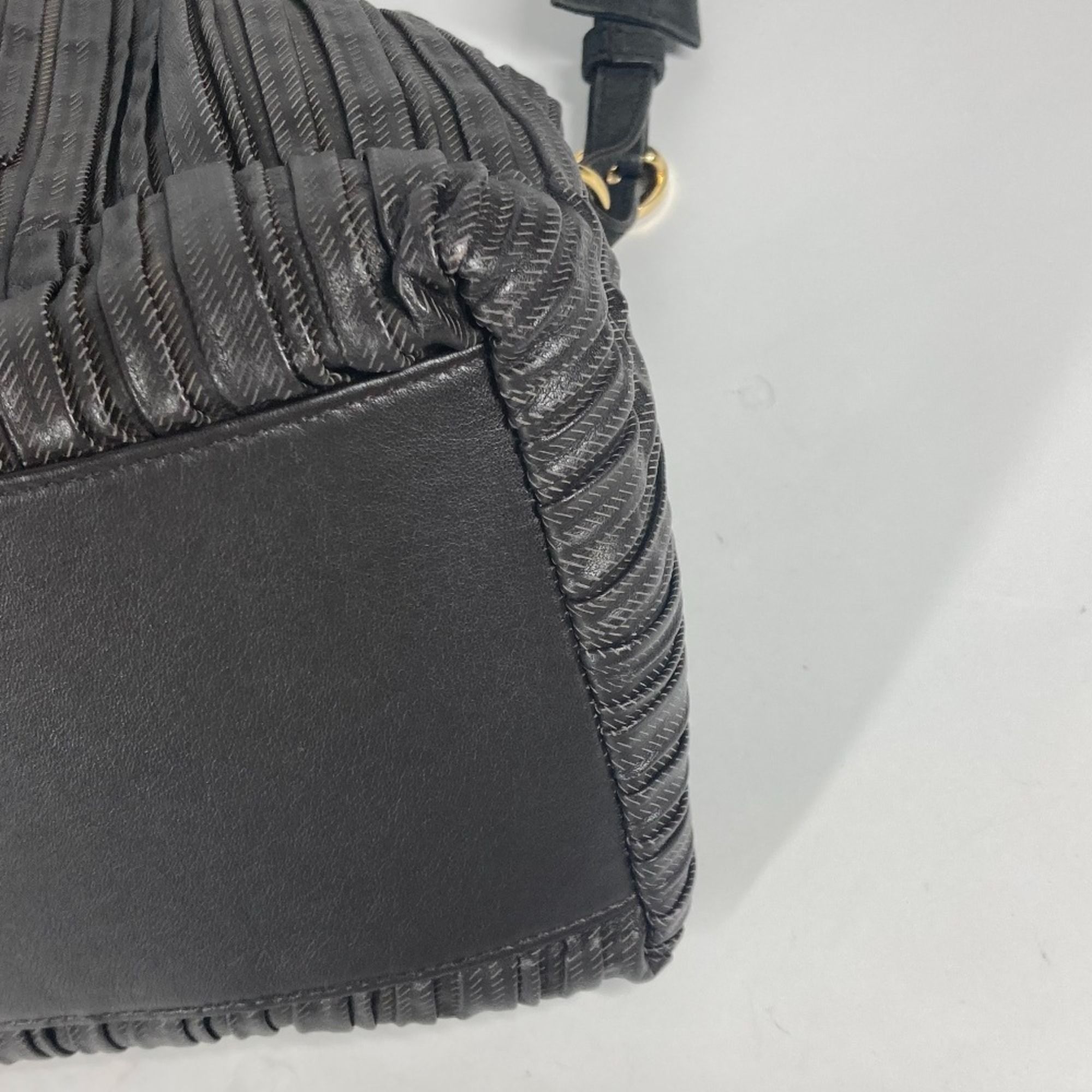Leather Shoulder Bag (Pre-Owned) - Bvlgari - Modalova