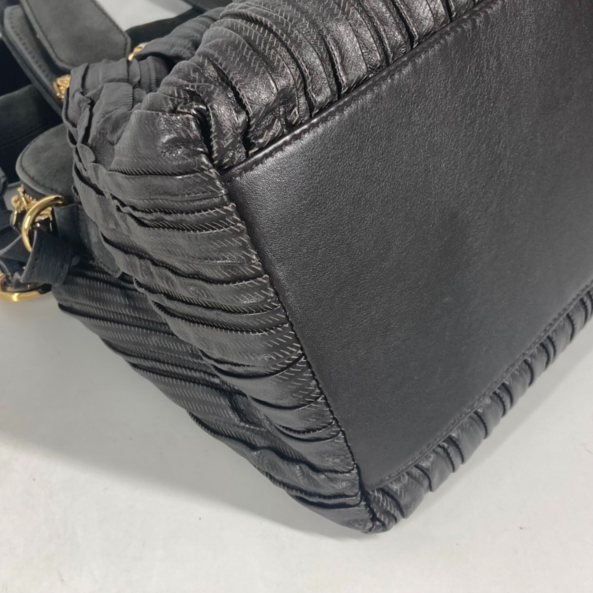 Leather Shoulder Bag (Pre-Owned) - Bvlgari - Modalova