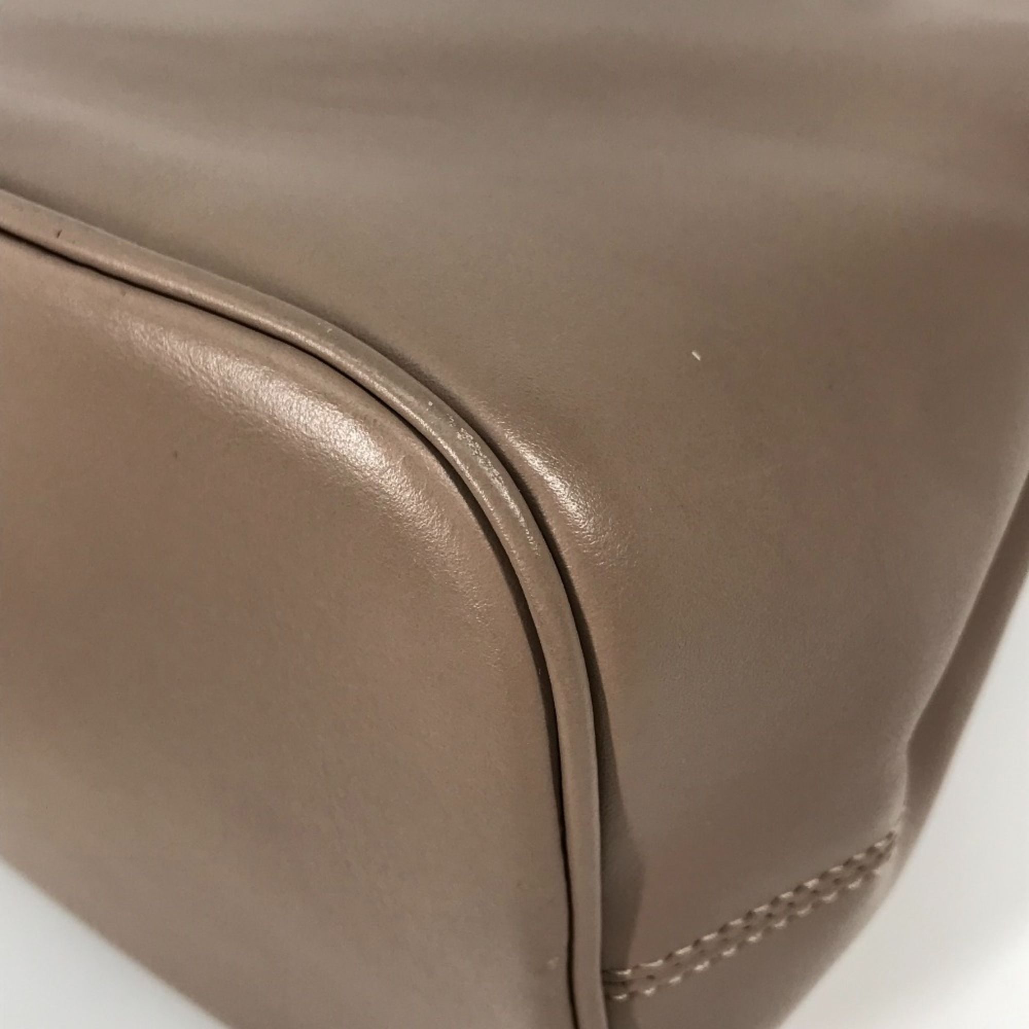 Leather Shoulder Bag (Pre-Owned) - Bvlgari - Modalova