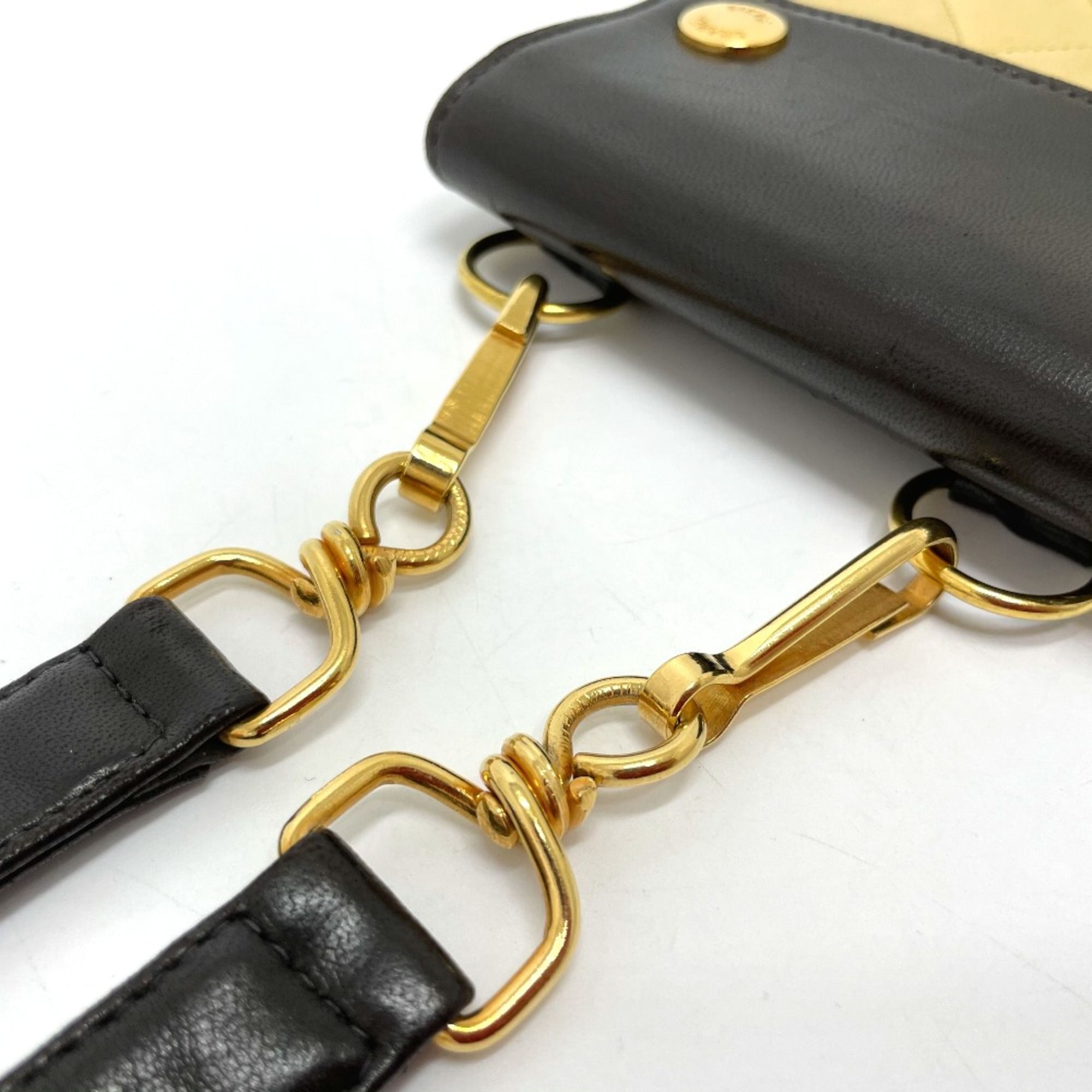 Leather Other (Pre-Owned) - Chanel - Modalova