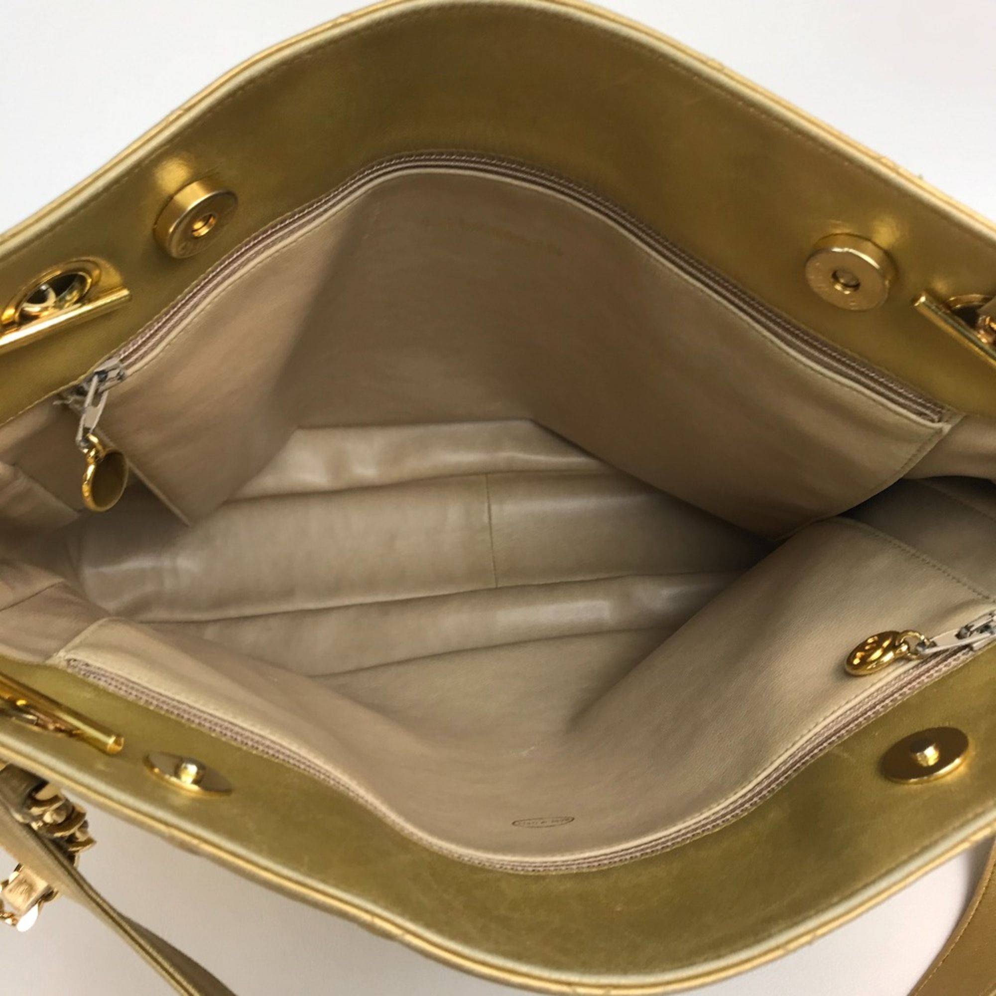 Leather Shoulder Bag (Pre-Owned) - Chanel - Modalova