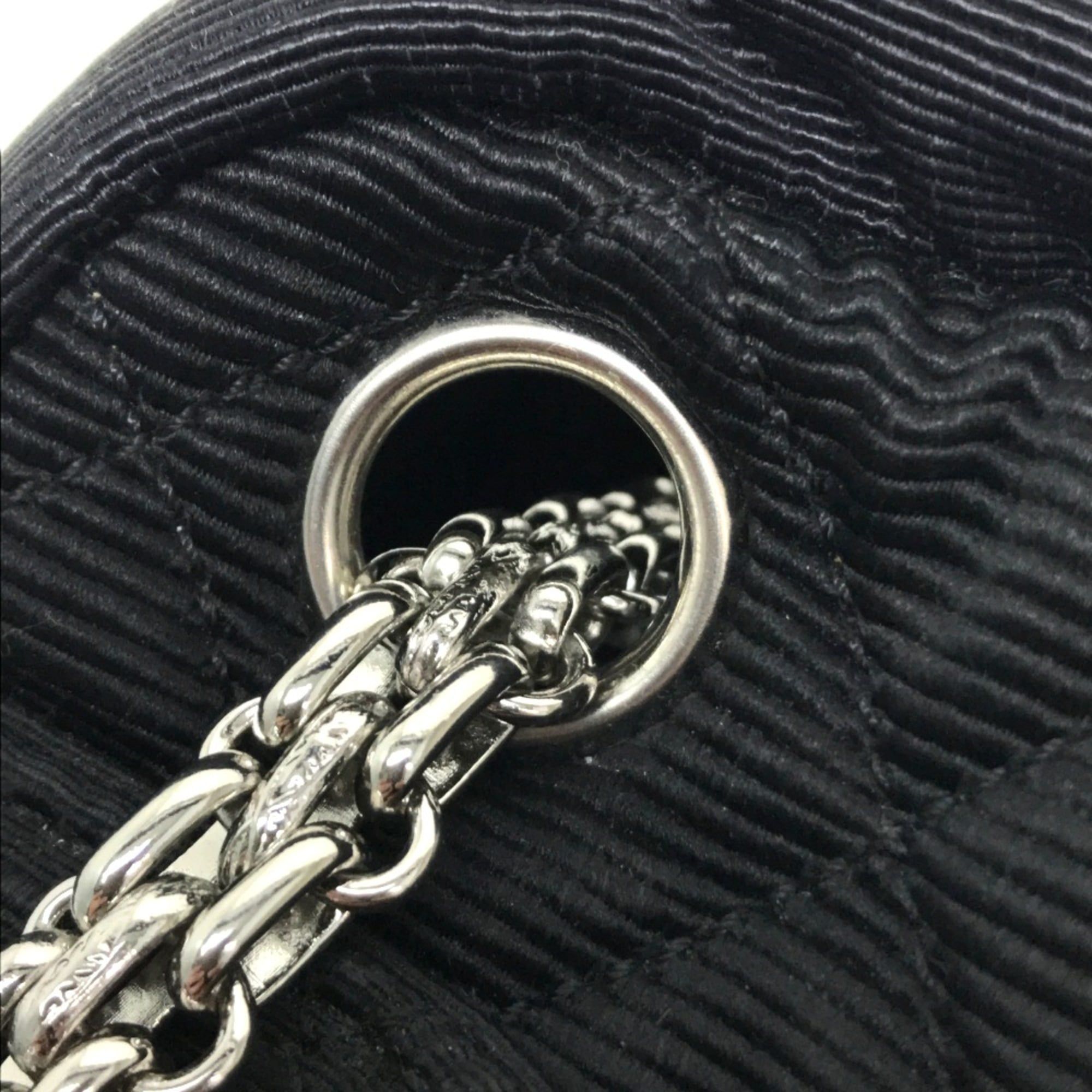 Cloth Shoulder Bag (Pre-Owned) - Chanel - Modalova